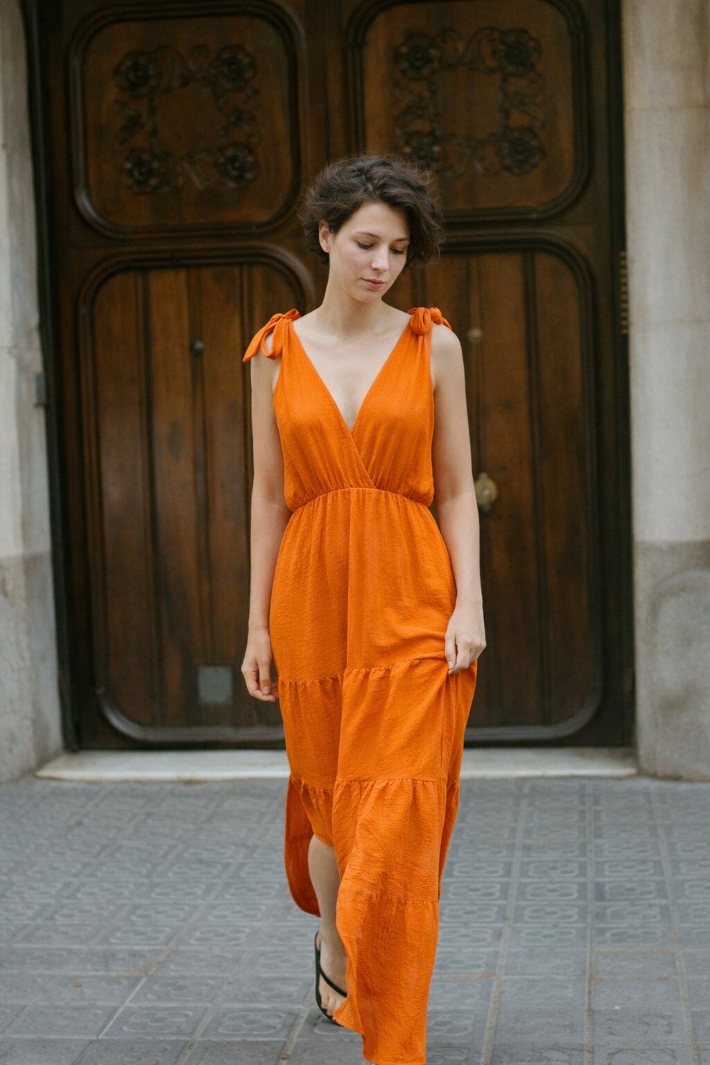 Grossiste AMARIA - Robe longue fluide – coupe flatteuse - NOEUD EPAULE – facile à vendre été - VISCOSE