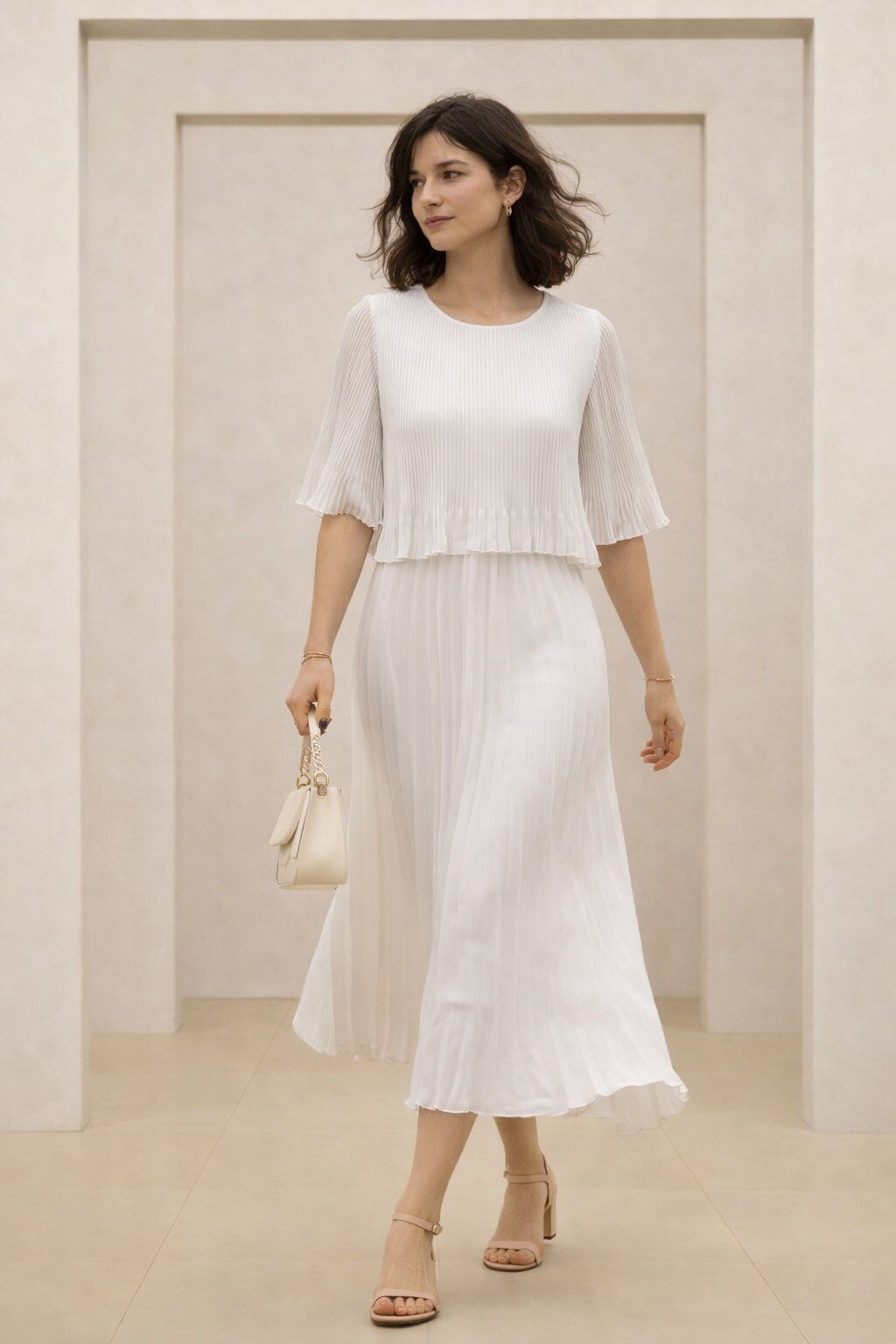 Grossiste AMARIA - Robe Femme Midi Plissée – Col Rond – Manches Courtes Évasées – Coupe Fluide Élégante - Viscose