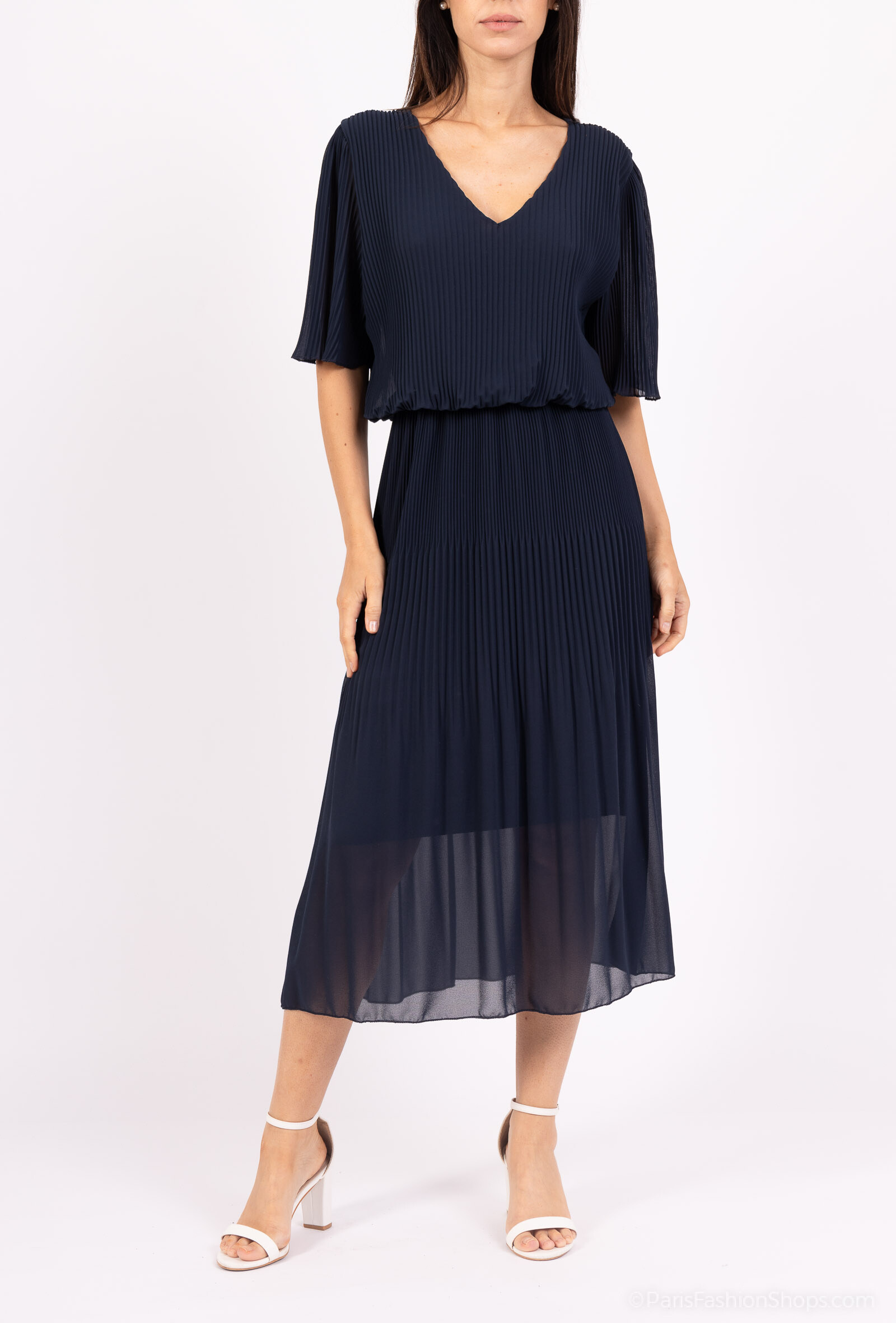 Grossiste AMARIA - Robe Longue Femme – Plissée Unie Rouge & Encolure V
