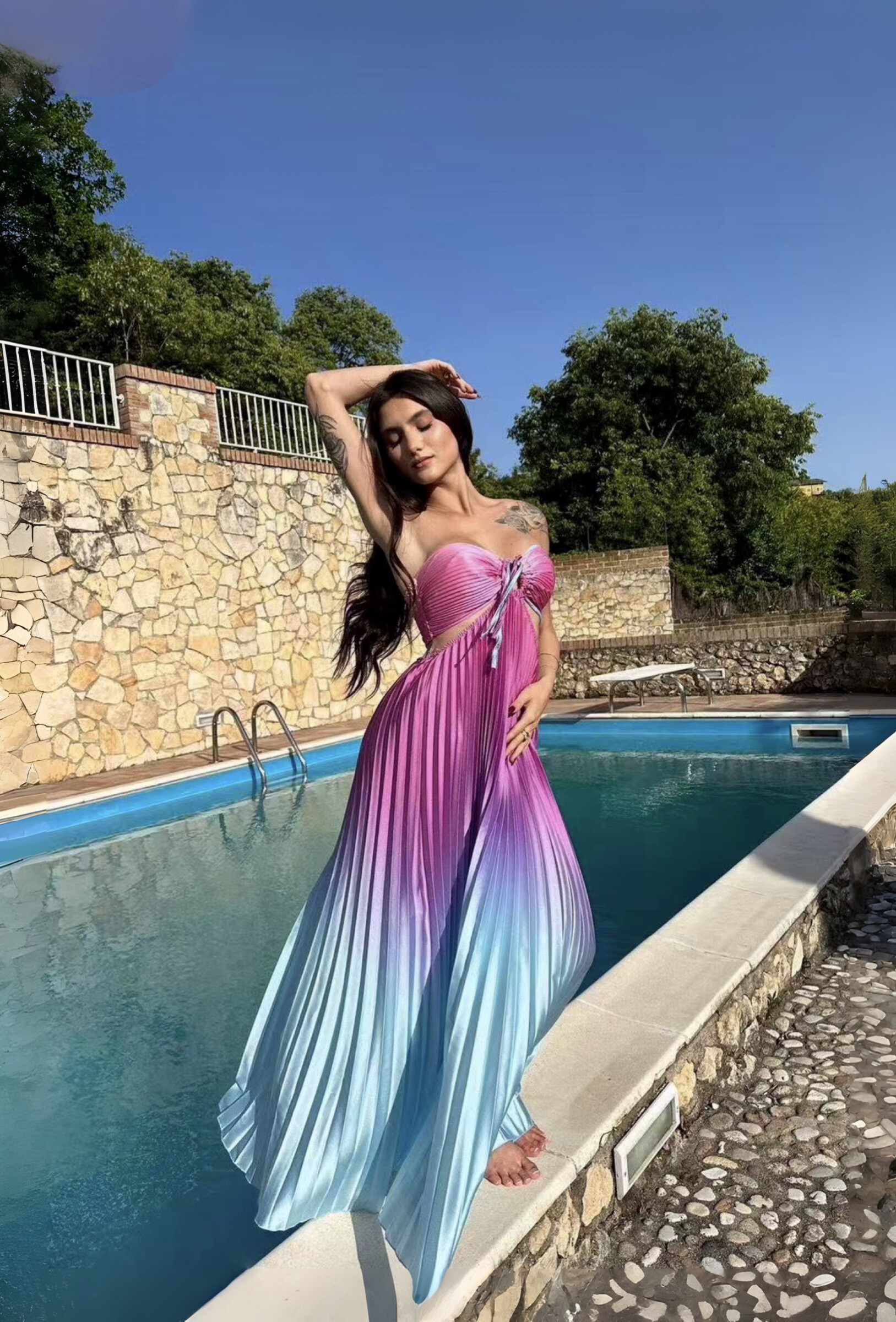 Wholesaler AMARIA - Long Pleated Dress Gradient Colors