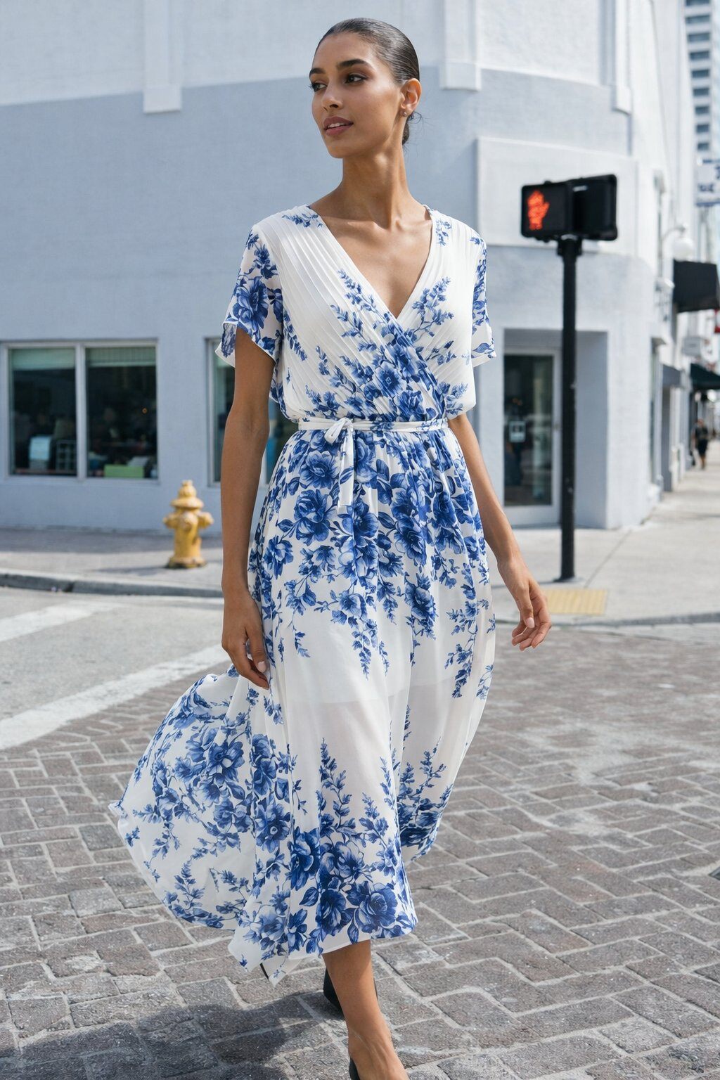 Grossiste AMARIA - Robe Longue Femme Fleurie SUMMER TREND – Col Cache-Cœur – Manches Courtes Fluides – Taille Ceinturée – Style Romantique Chic - VISCOSE