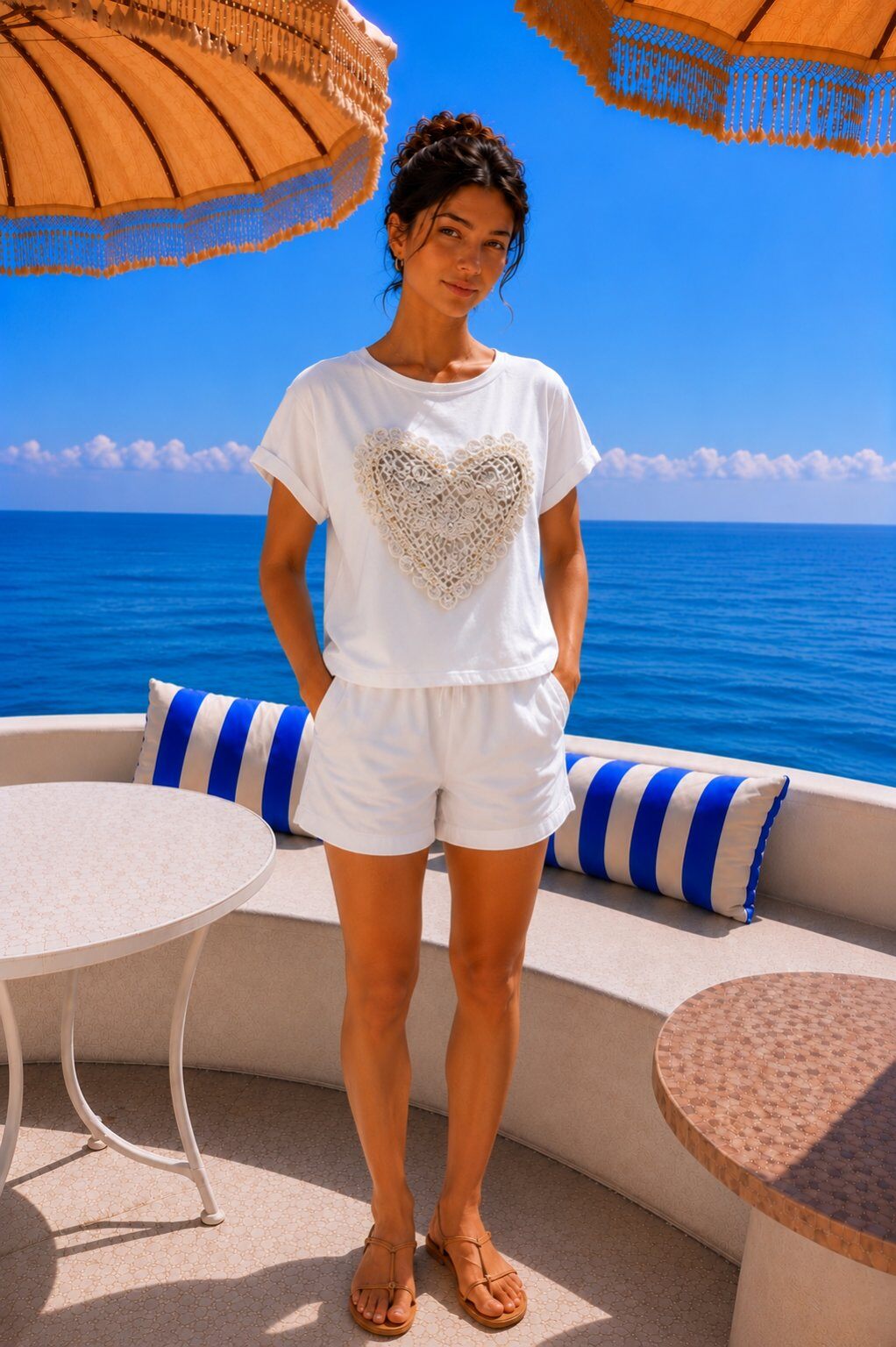 Grossista AMARIA - T-shirt Bianca Cuore in Pizzo & Fiori all'Uncinetto Tendenza Estate – Made in Italy - COTONE