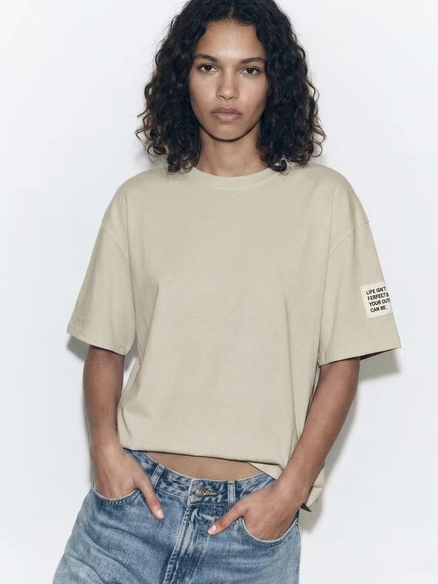 Mayorista Amelé - Camiseta básica de corte amplio con detalle de estampado