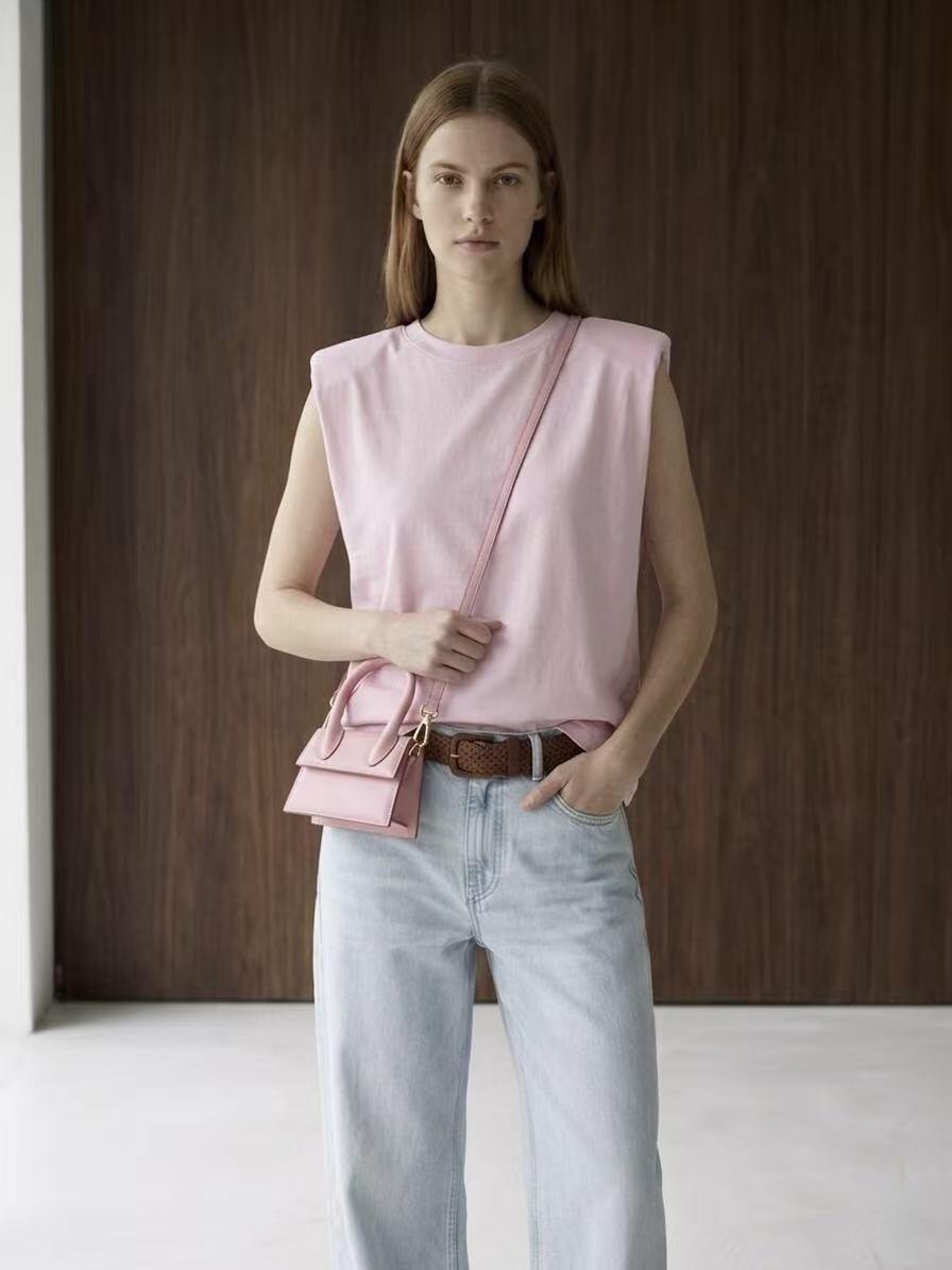 Wholesaler Amelé - Basic T-shirt with Structured Shoulders