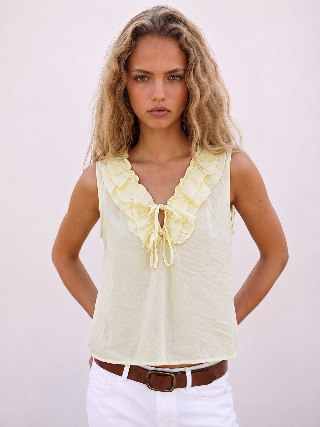Wholesaler Amelé - Sleeveless top with ruffles and ties