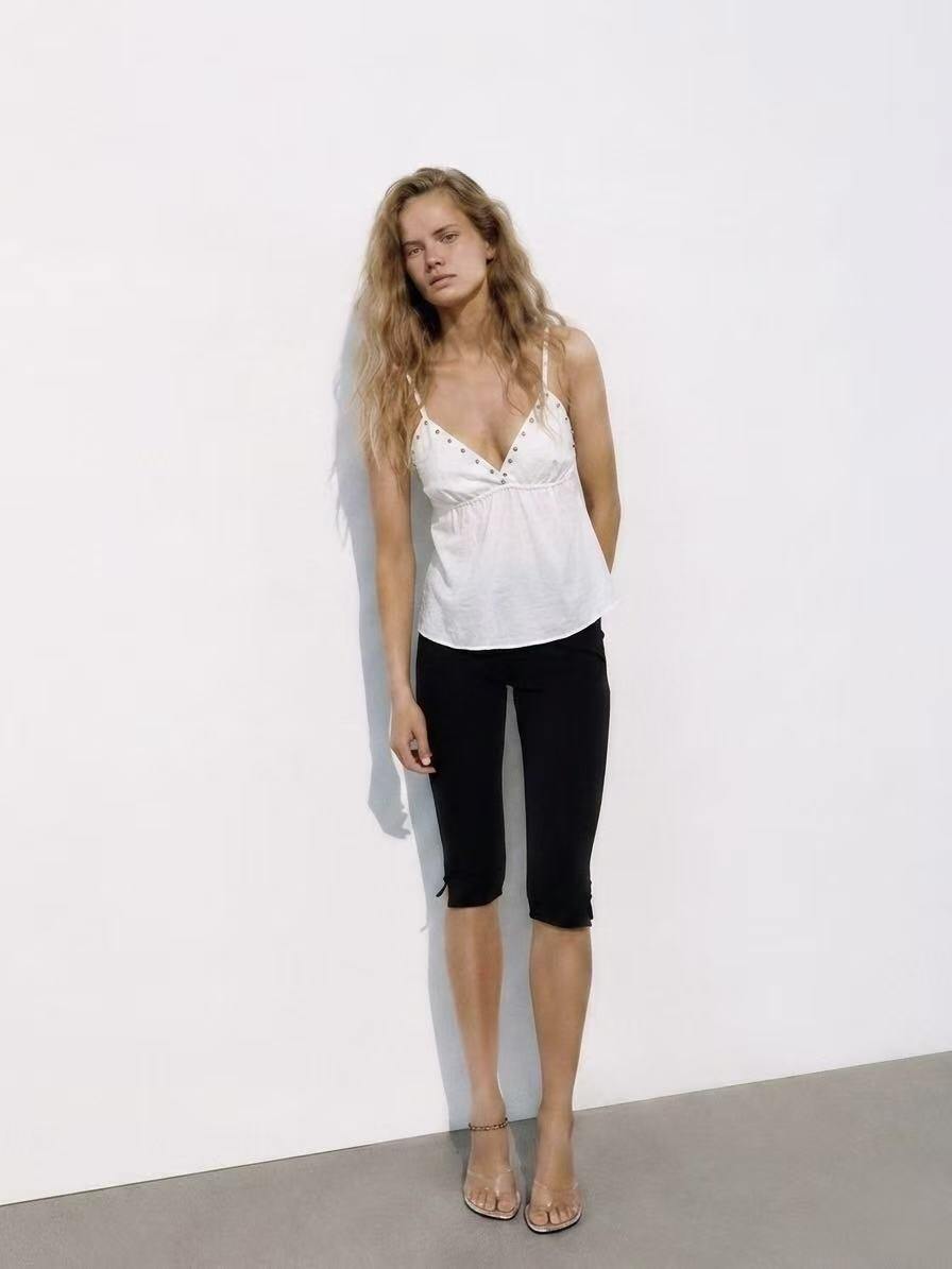 Wholesaler Amelé - Top with Studs and V-Neck