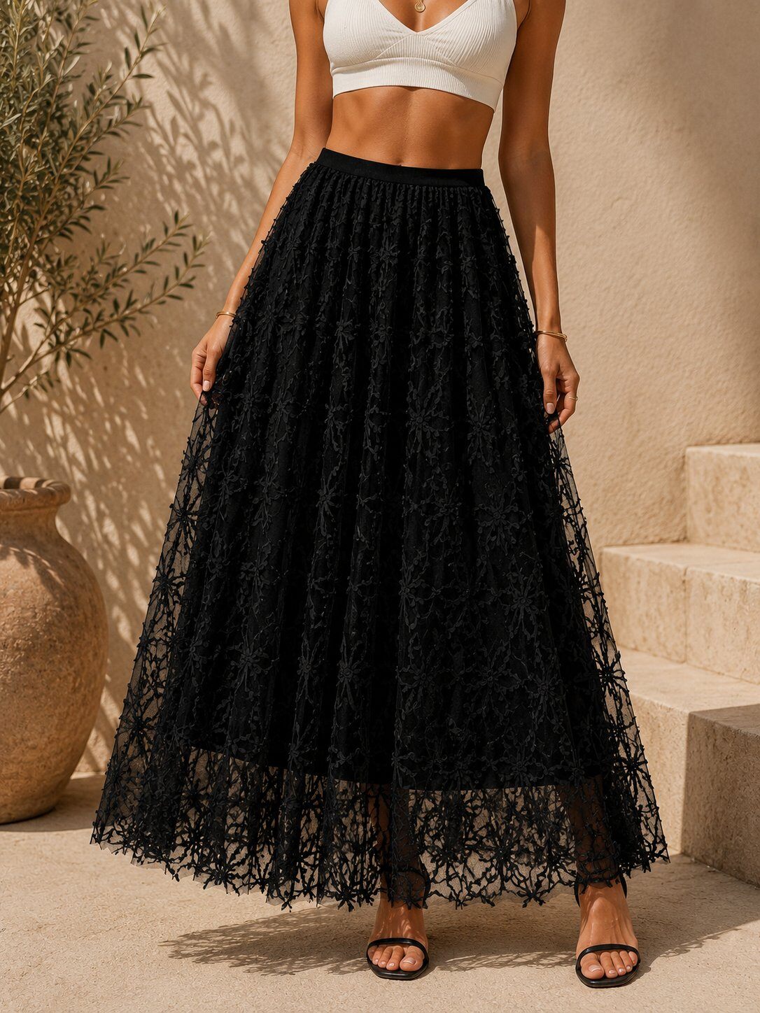 Grossiste AMIE KOKO - Jupe Longue Bohème en Dentelle Florale
