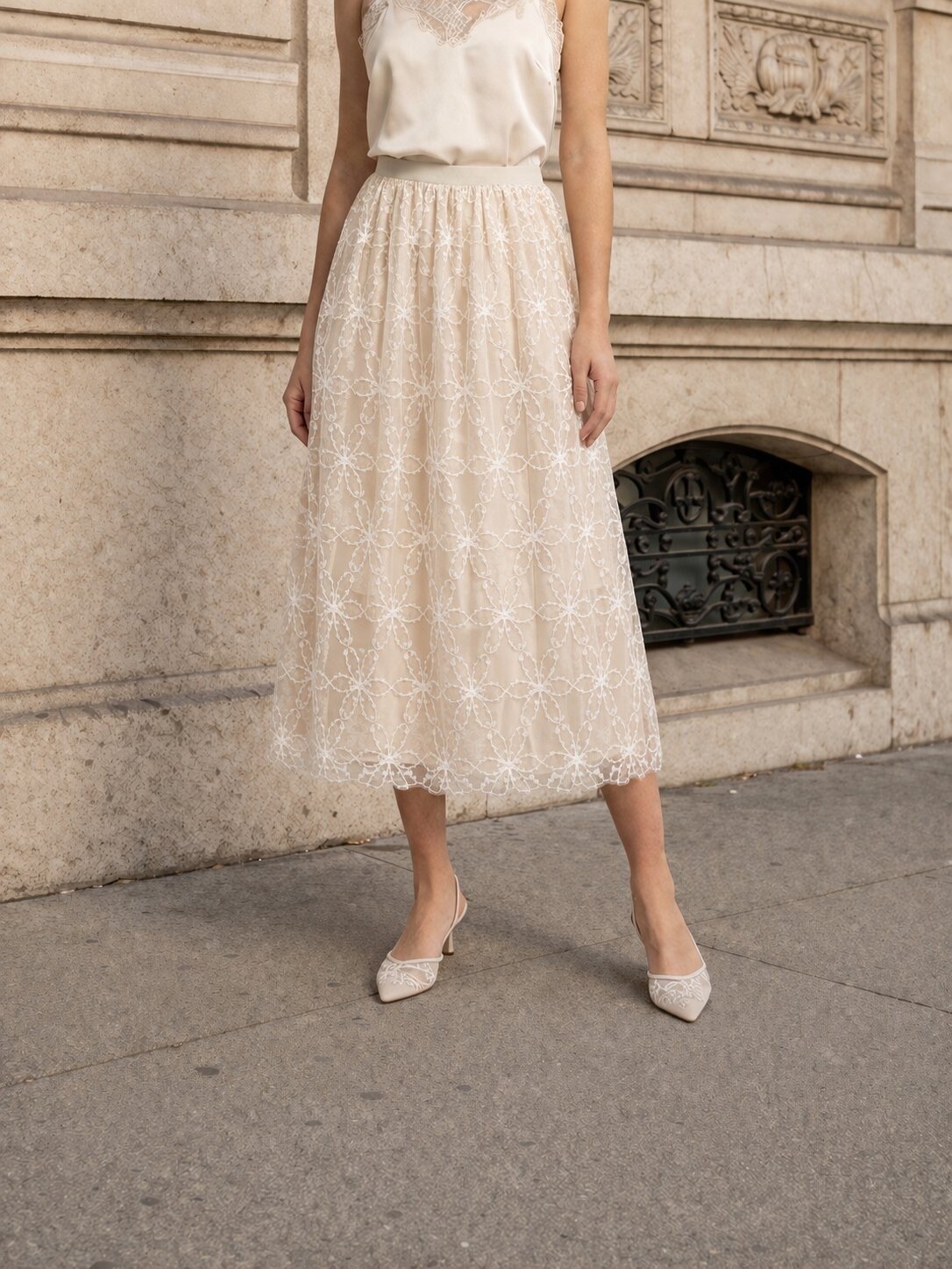 Mayorista AMIE KOKO - Falda Larga de Tul Bordado Floral con Cintura Elástica — Romántica & Mágica