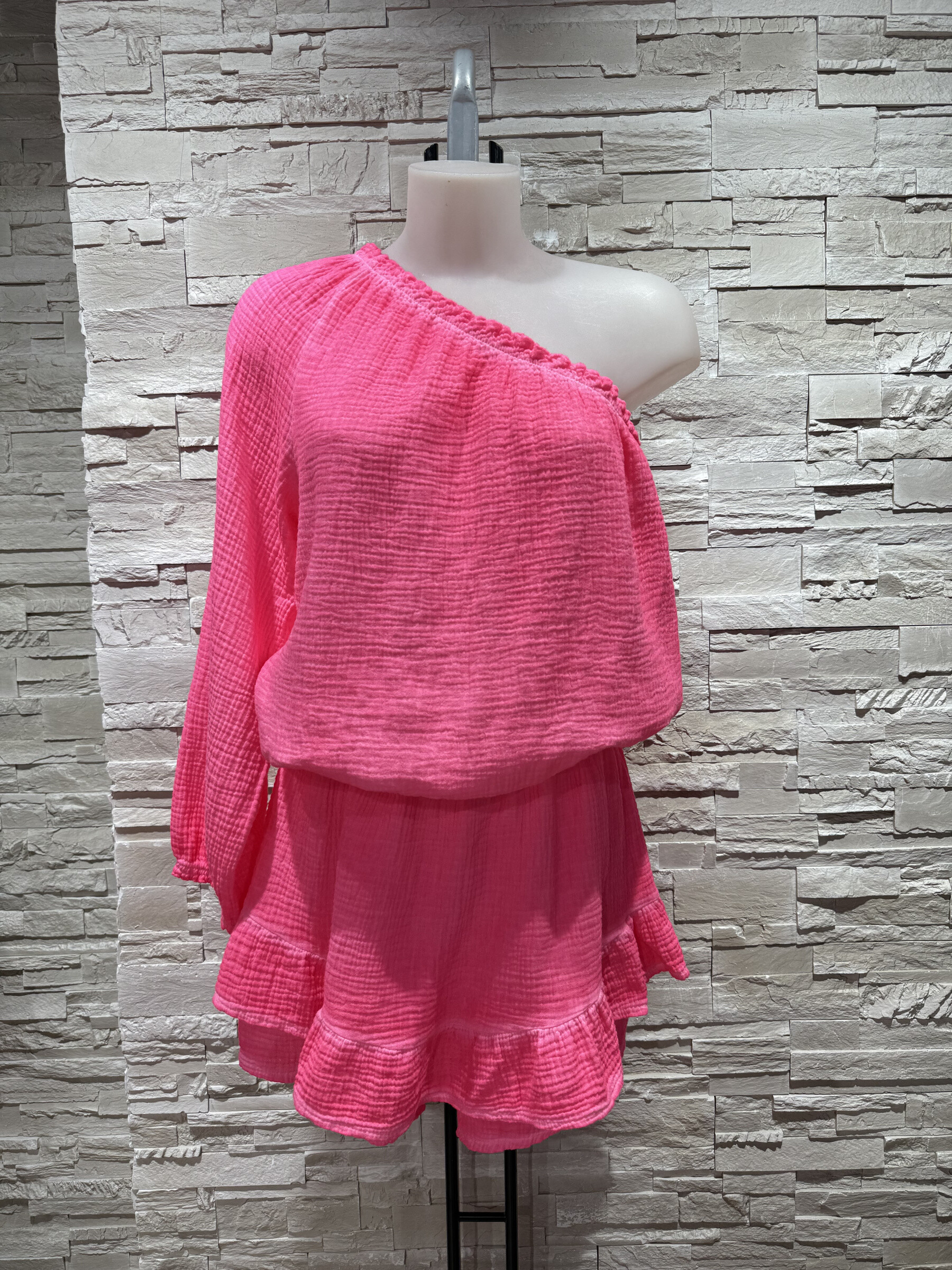 Wholesaler Amy&Clo - Asymmetrical Playsuit with a sleeve