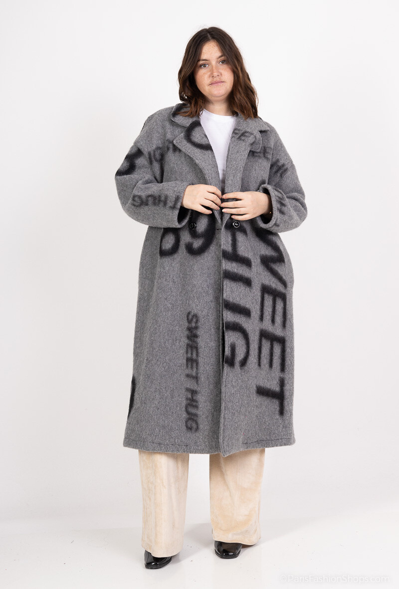 Grossiste Amy&Clo - Manteau en Laine Oversize avec Inscription Lettres - Grande Taille