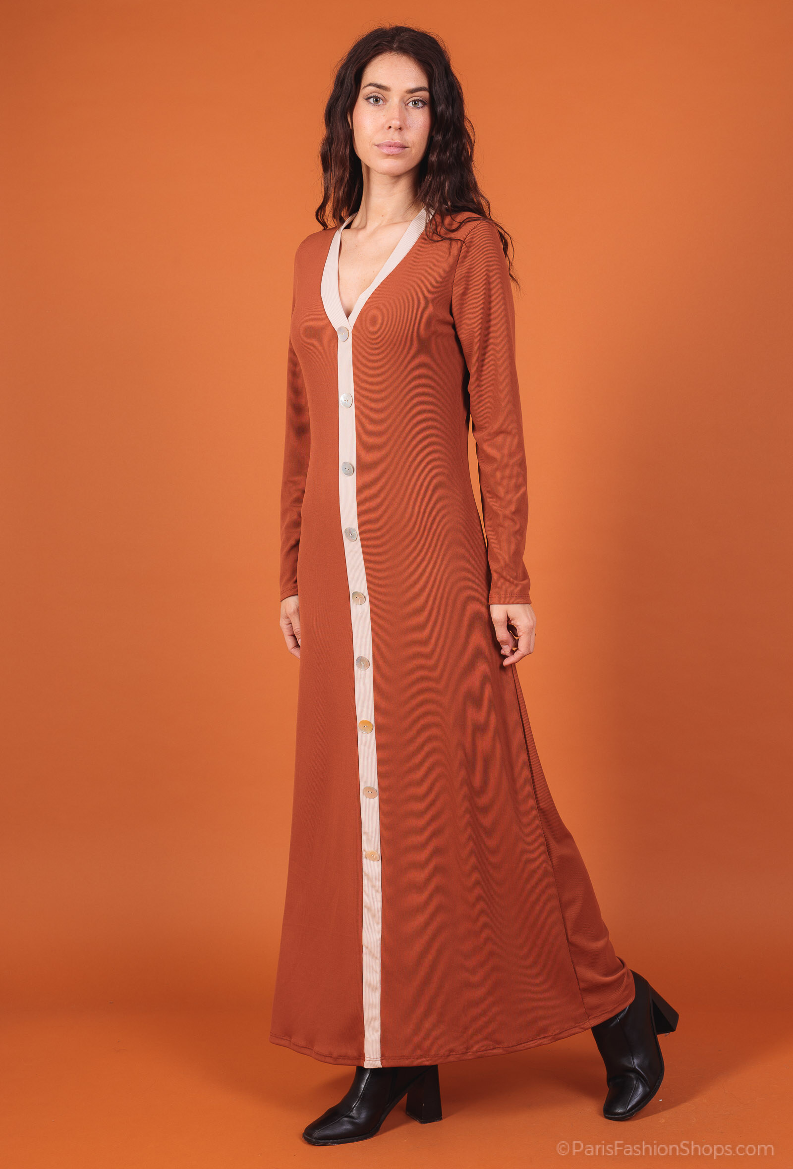 Grossiste Amy&Clo - Robe longue en jersey côtelé avec détails contrastés