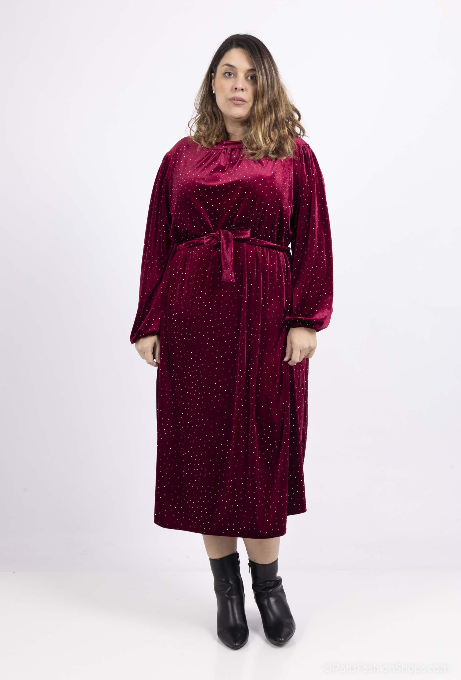 Großhändler Amy&Clo - Plus-Size-Samtkleid mit Strasssteinen und Rundhalsausschnitt