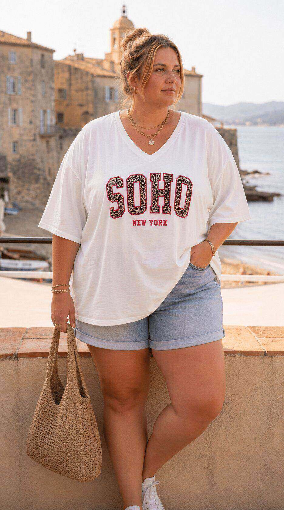 Wholesaler Amy&Clo - SOHO Plus Size T-shirt