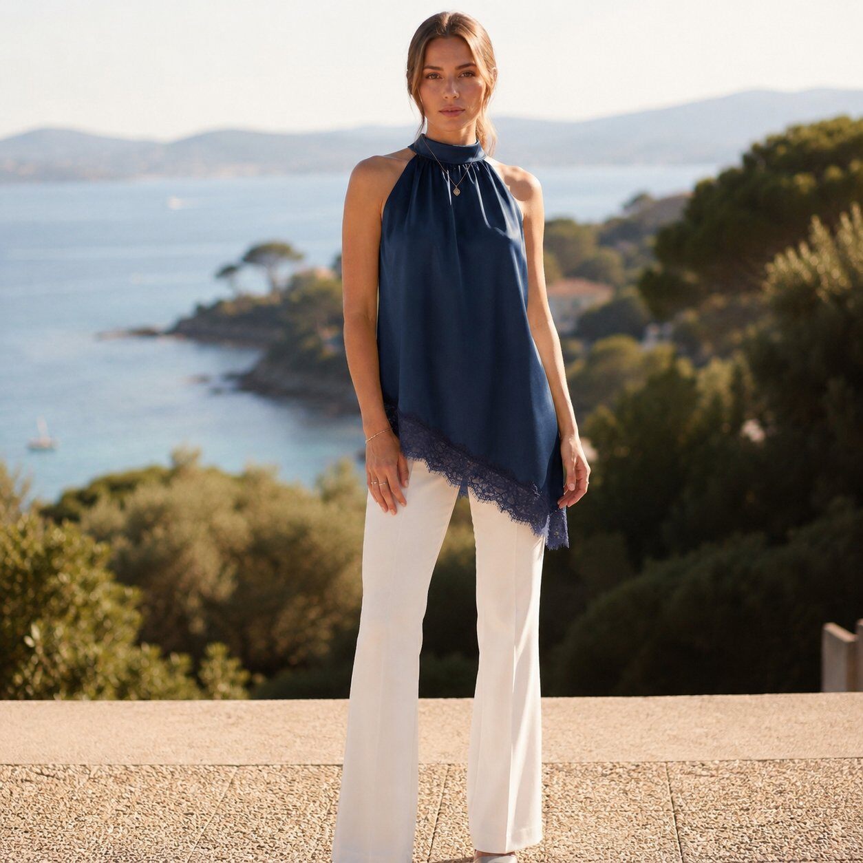 Großhändler Amy&Clo - Asymmetrisches Satin- und Spitzentop