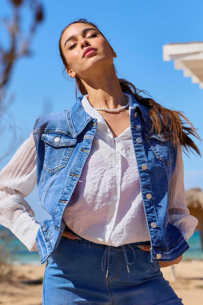 Grossiste Ana & Lucy - Gilet délavé en jeans ( Grande Taille ) - ANA & LUCY