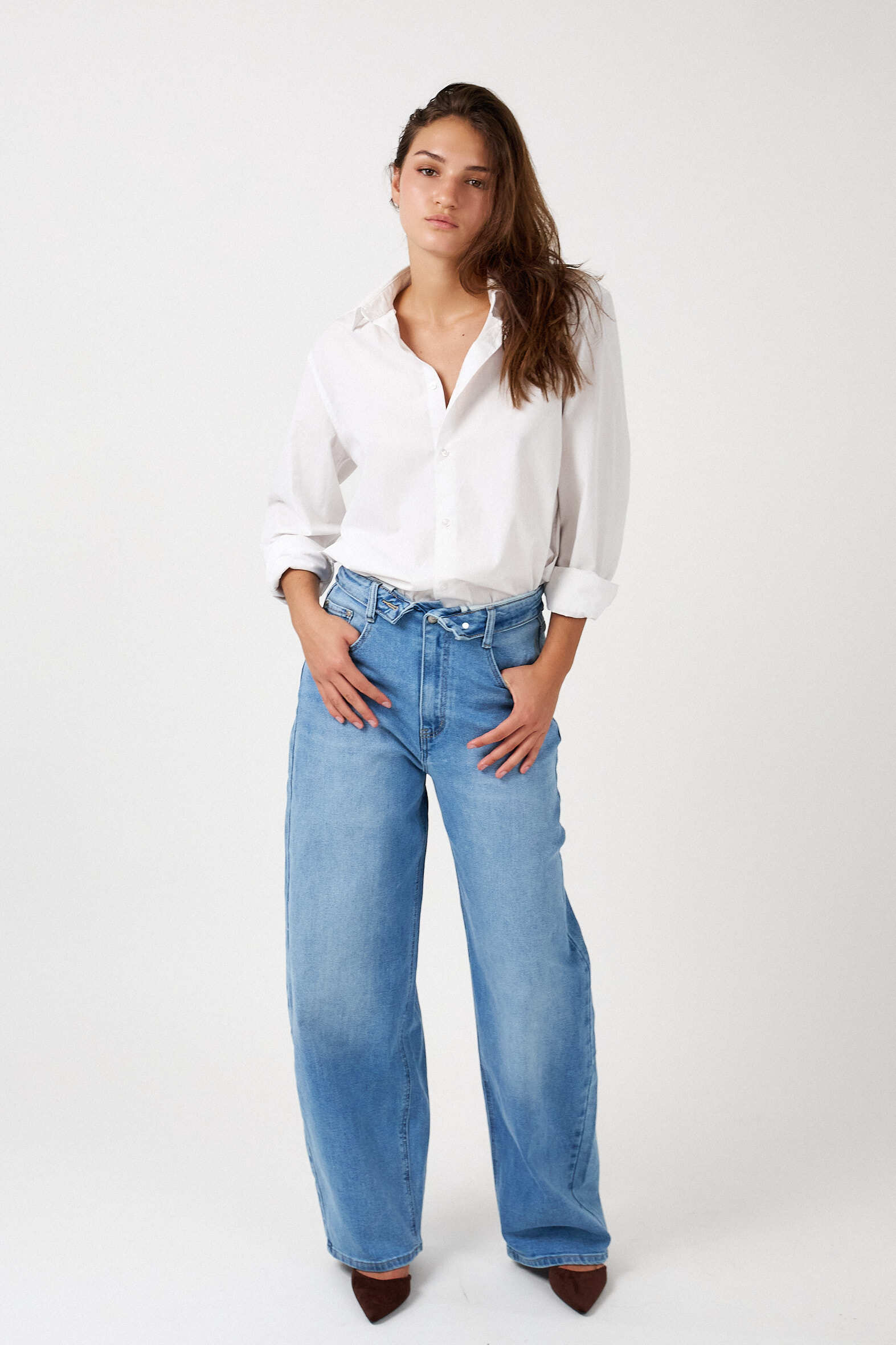 Großhändler Ana & Lucy® - Barrel Loose "Lissia" Jeans (mit umgeschlagenem Bund) - Ana & Lucy