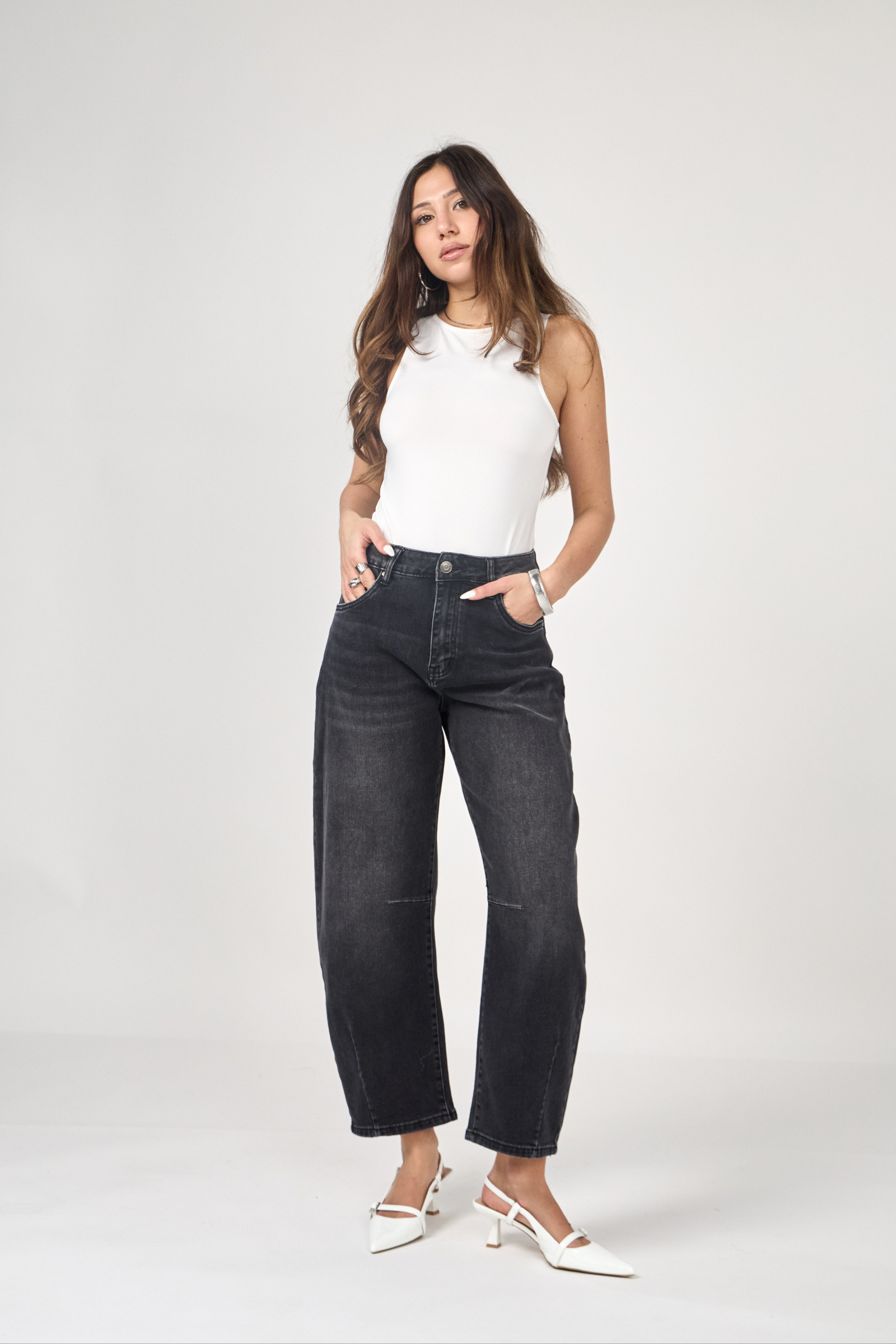 Grossiste Ana & Lucy - Jeans Barrel "Livia" (Cropped) - Ana & Lucy