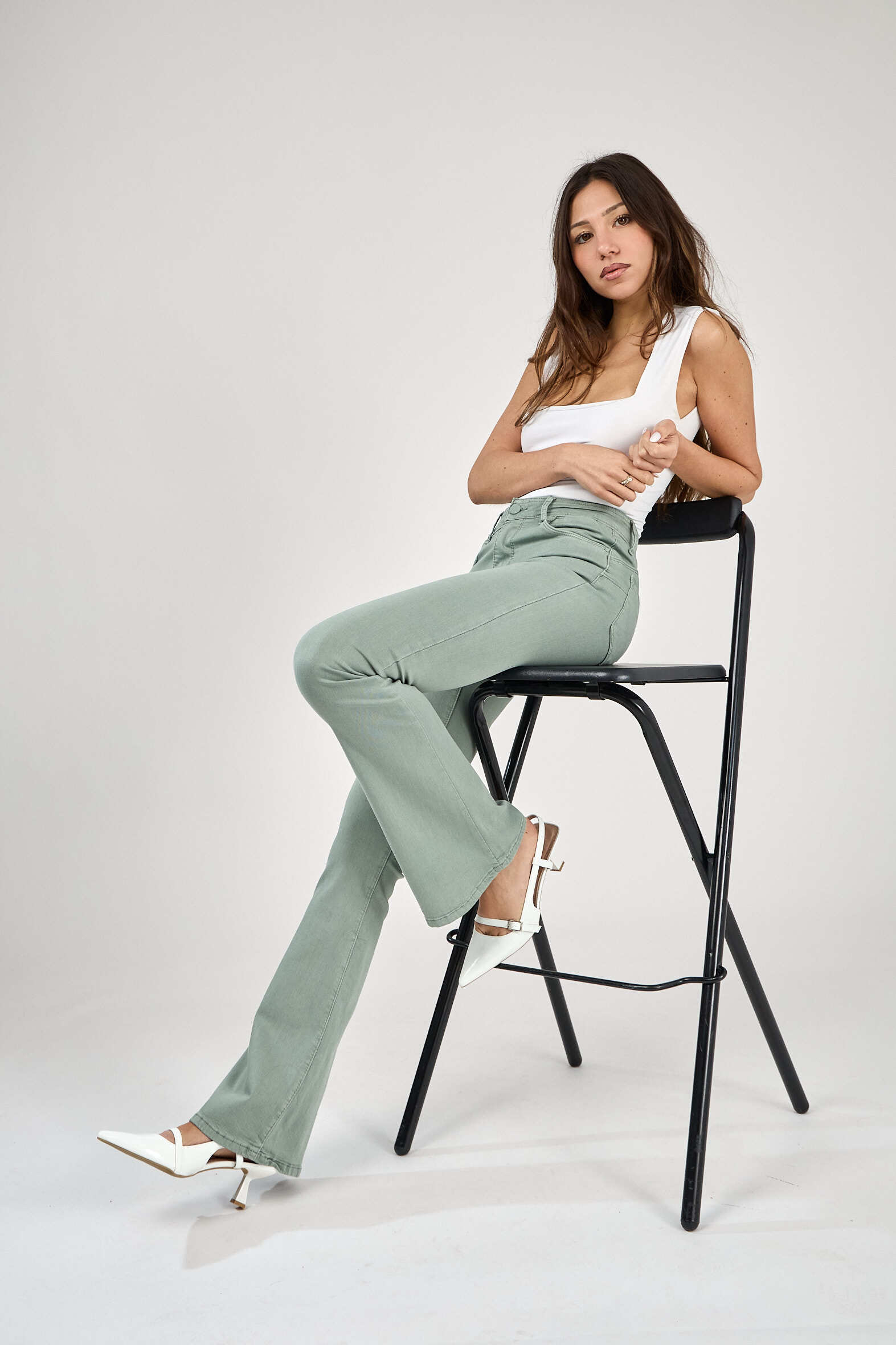 Grossiste Ana & Lucy - Pantalon slim flare en couleur ( Push-up ) - ANA & LUCY