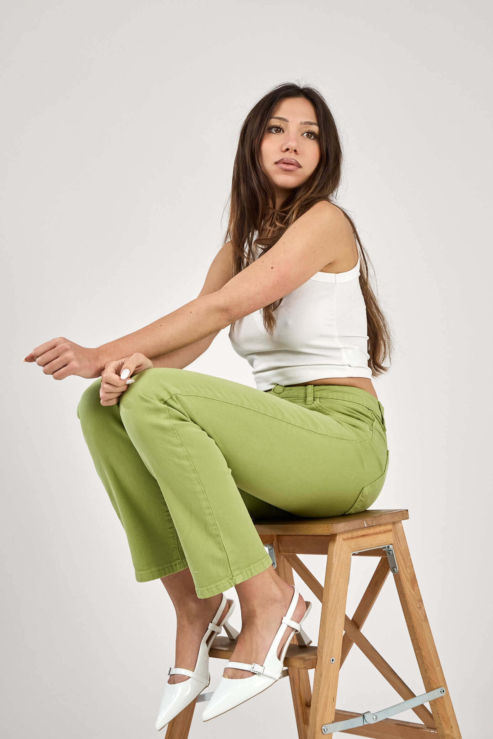 Grossiste Ana & Lucy - Pantalon straight-leg "Eloina" (Coupe droite) - ANA & LUCY