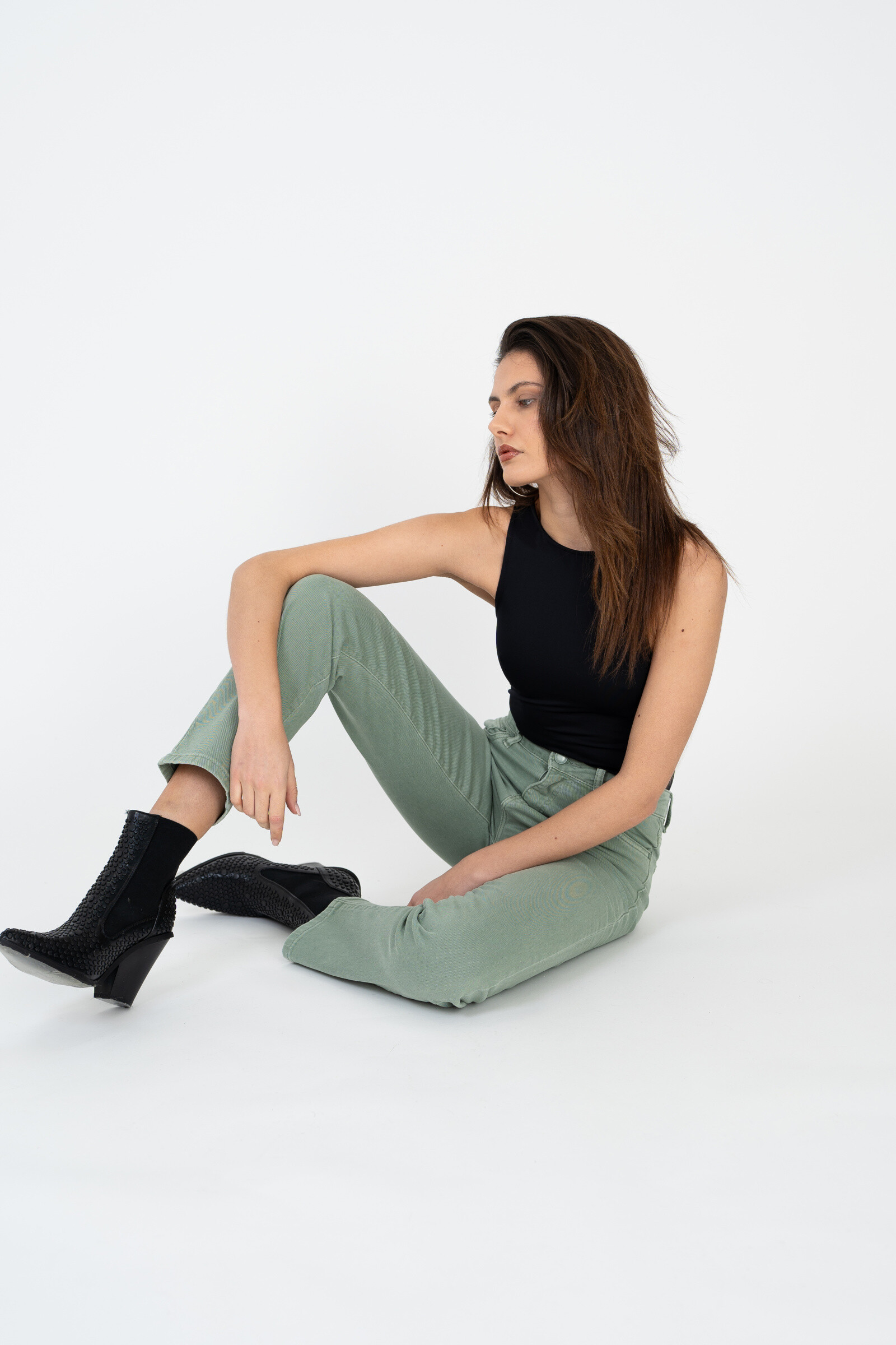 Straight-leg pants in color (Straight cut) - ANA & LUCY - Kaki - 1 - large format