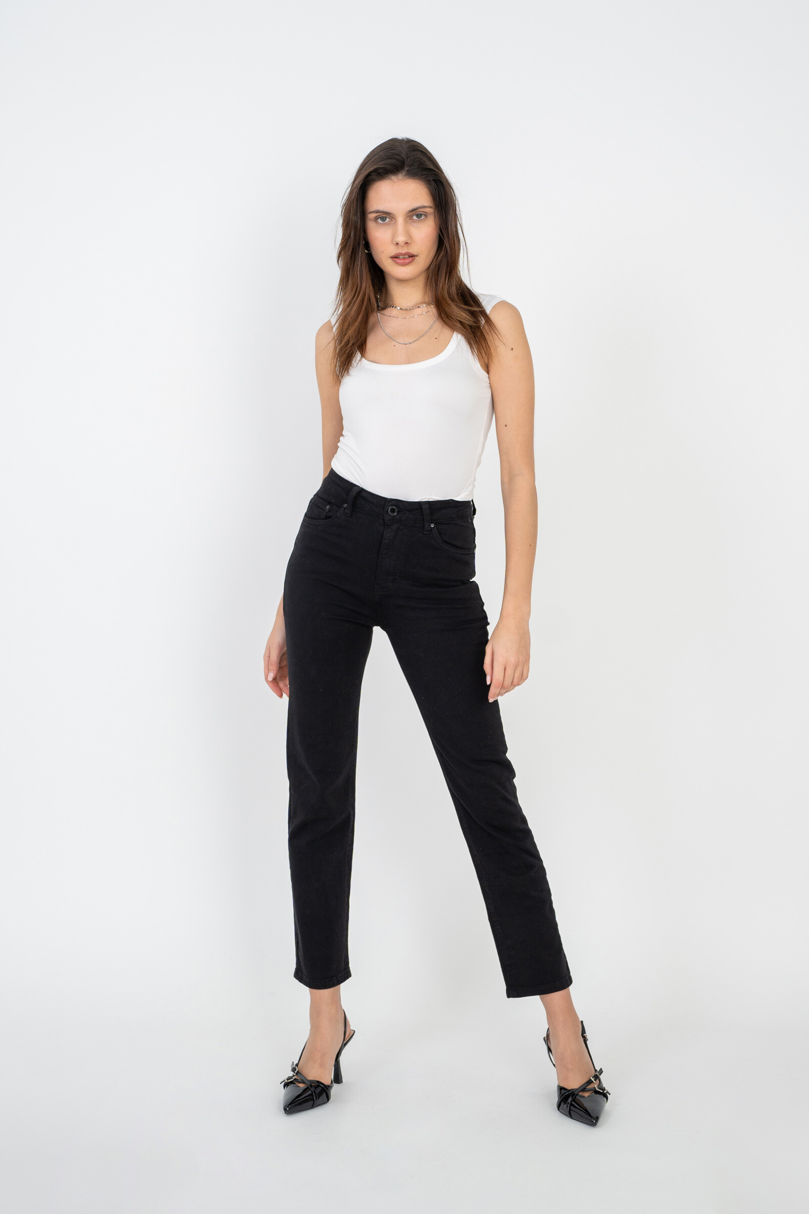 Straight-leg pants in color (Straight cut) - ANA & LUCY - Black - 1 - large format