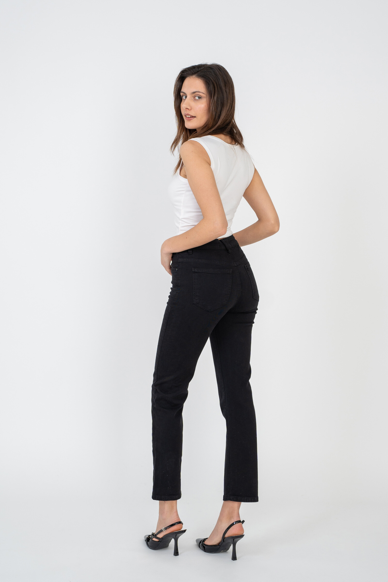 Straight-leg pants in color (Straight cut) - ANA & LUCY - Black - 4 - large format