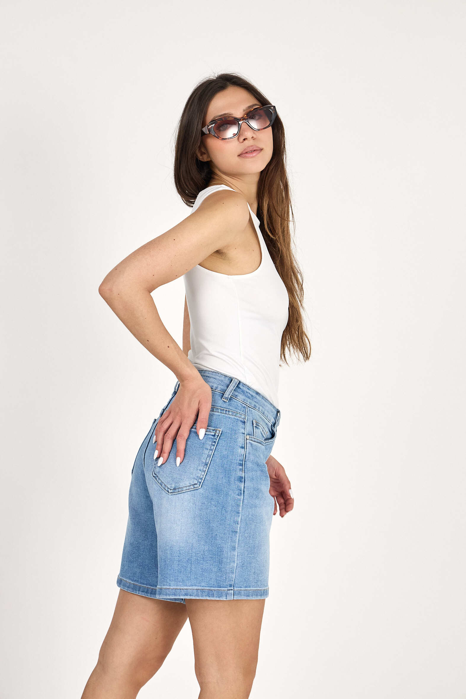 Grossiste Ana & Lucy - Short baggy en jean "Cyria" - Ana & Lucy