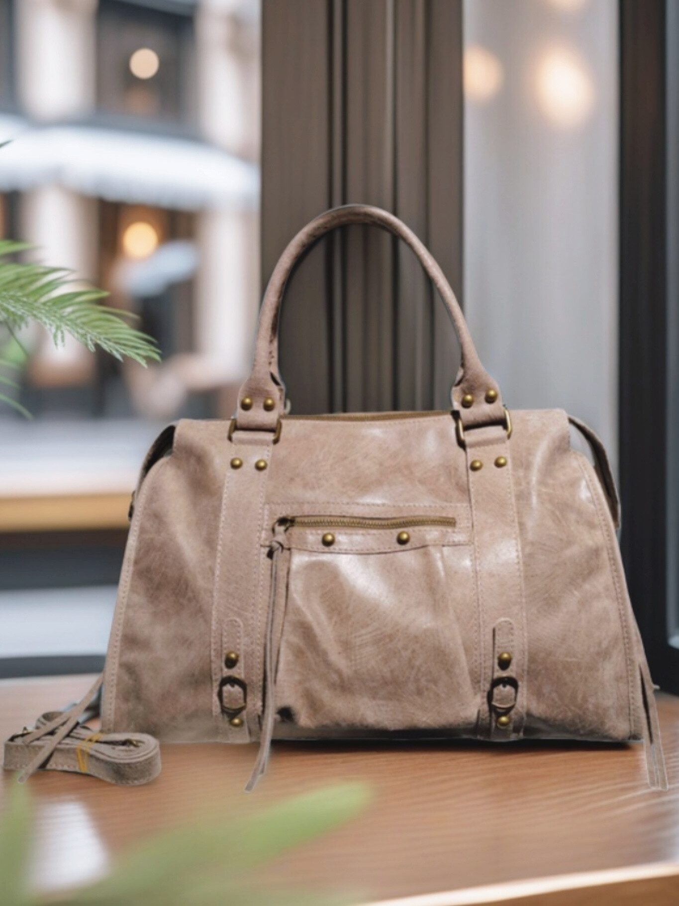 Großhändler Andie Blue - CROSSBODY-HANDTASCHE AUS LEDER „COWLIGHT“.