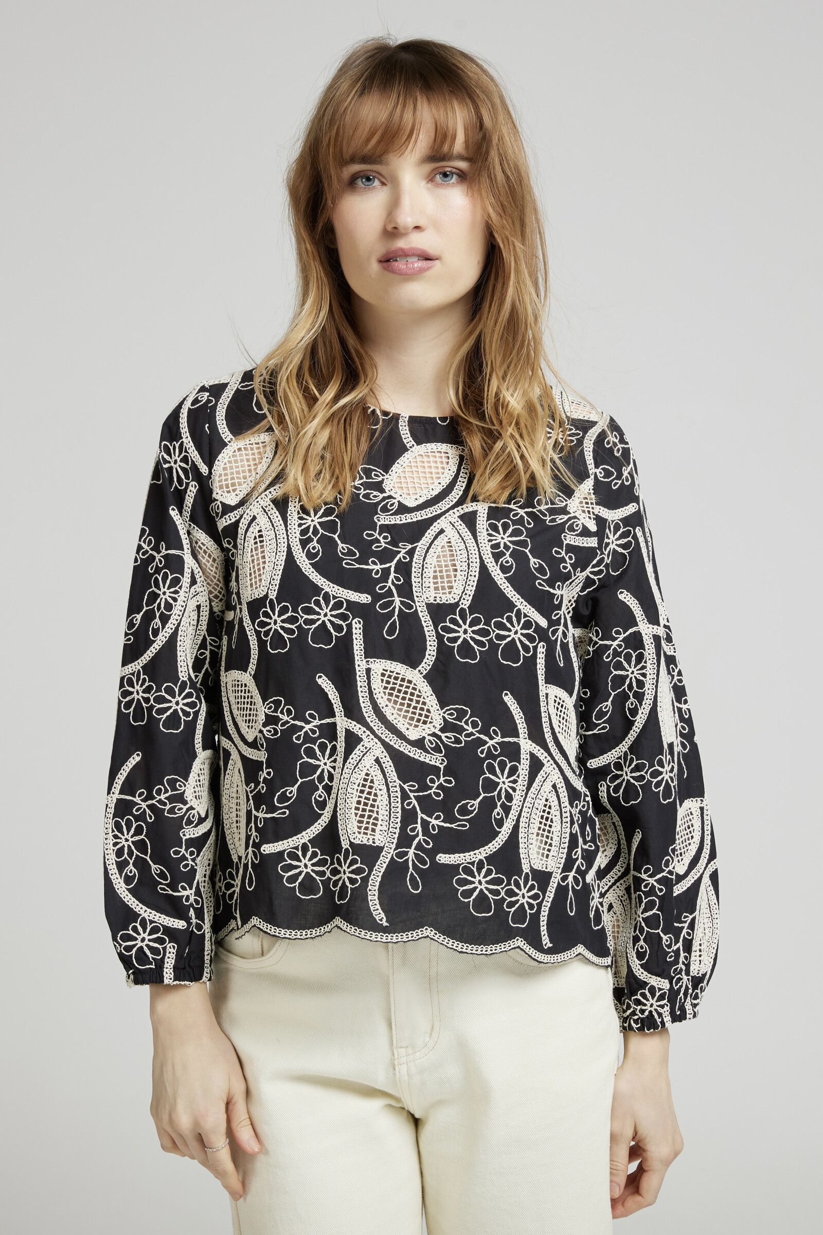 Wholesaler Andy & Lucy - Embroidery blouse