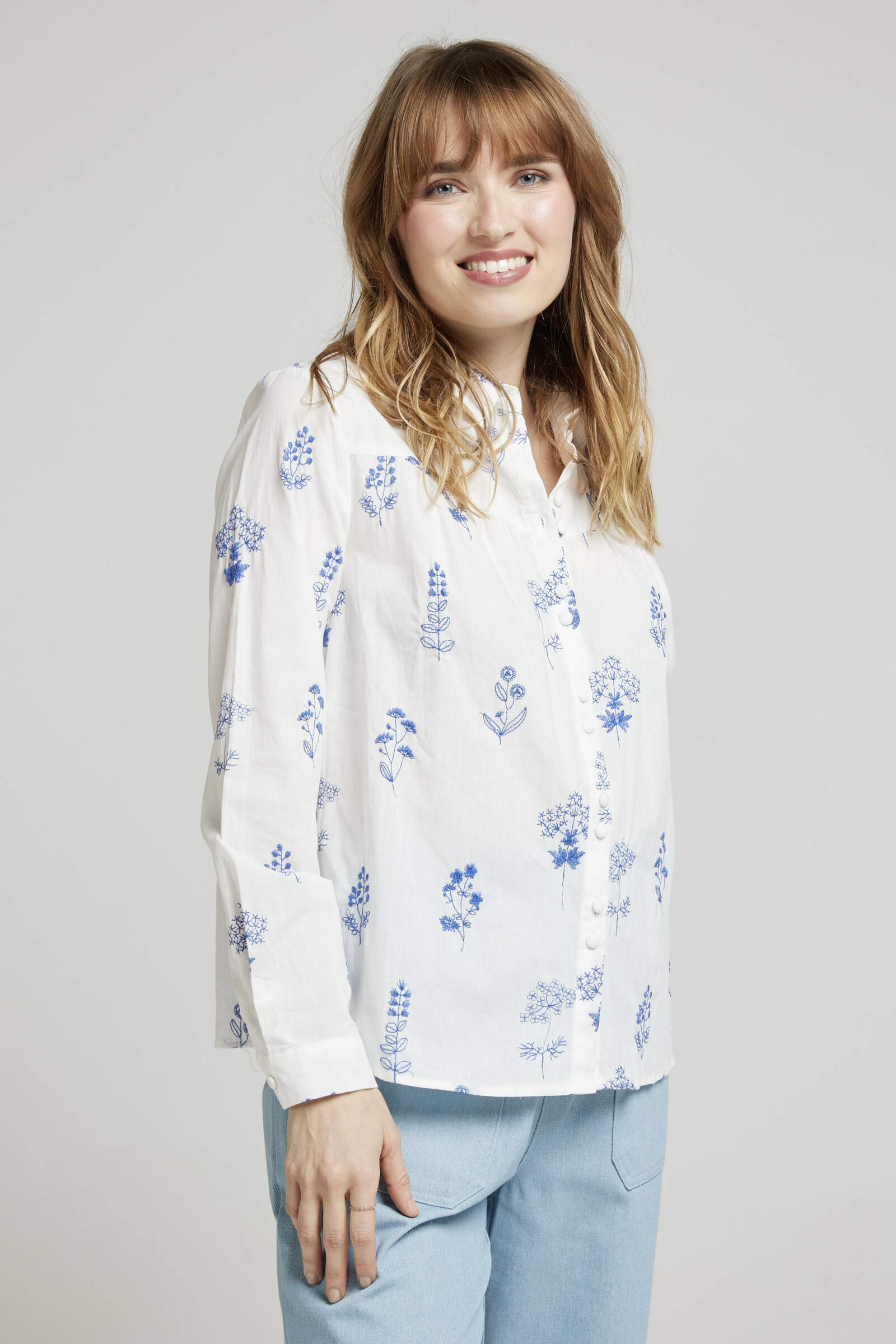 Wholesaler Andy & Lucy - Flower embroidered cotton blouse