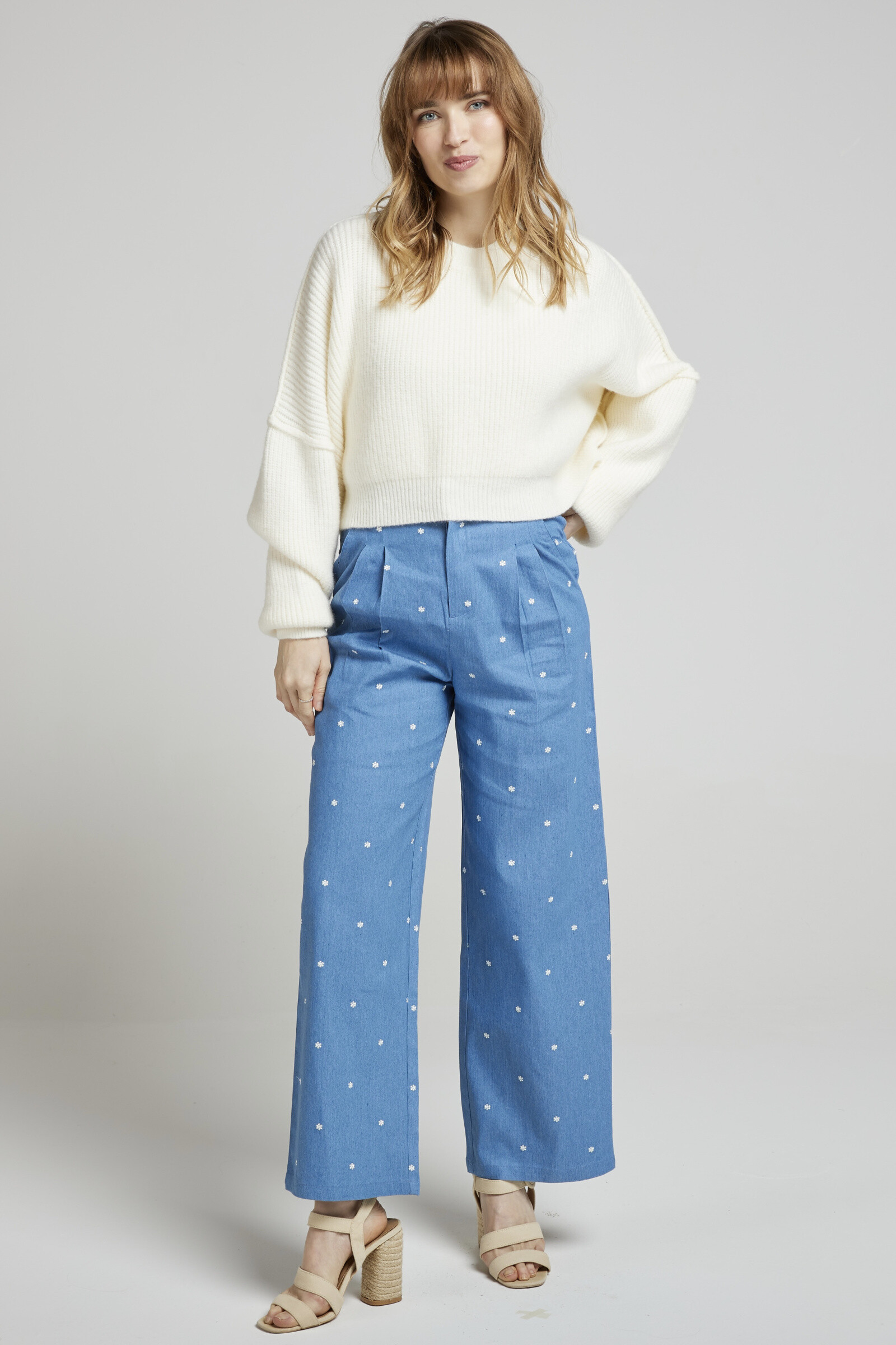 Wholesaler Andy & Lucy - Embroidered flower pants