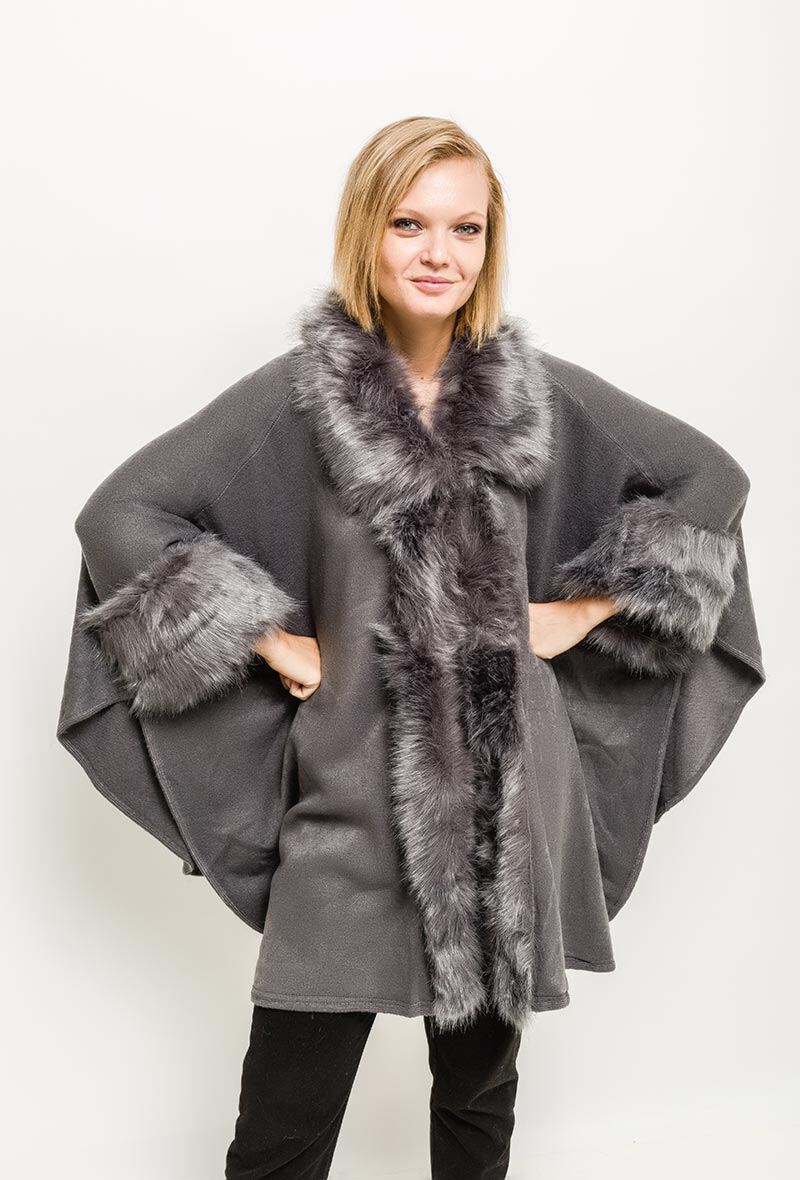 Grossiste Angelique.L - PONCHO FAUSSE FOURRURE MANCHE ET COL