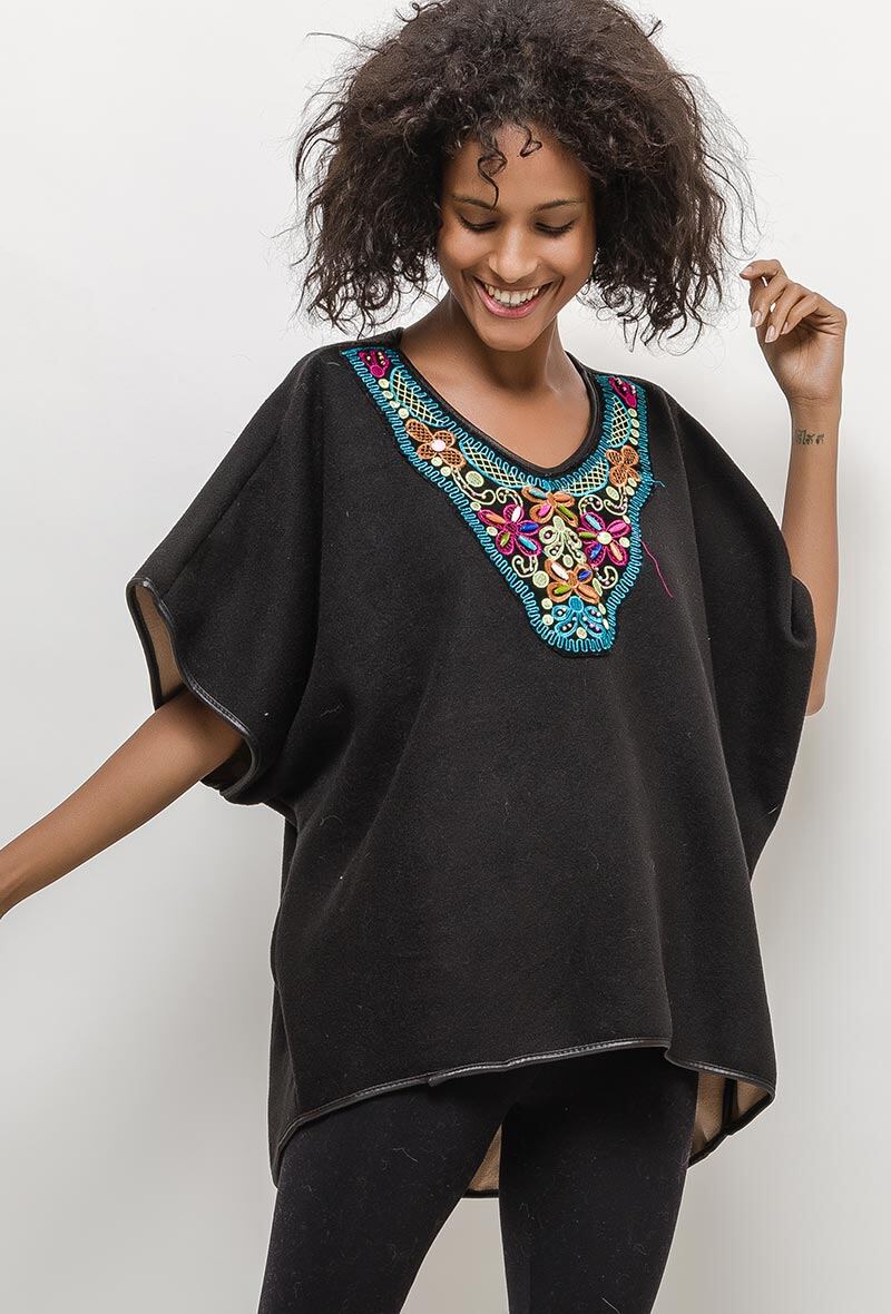 Grossiste Angelique.L - PONCHO BRODÉ DE PERLES EN FLEURS