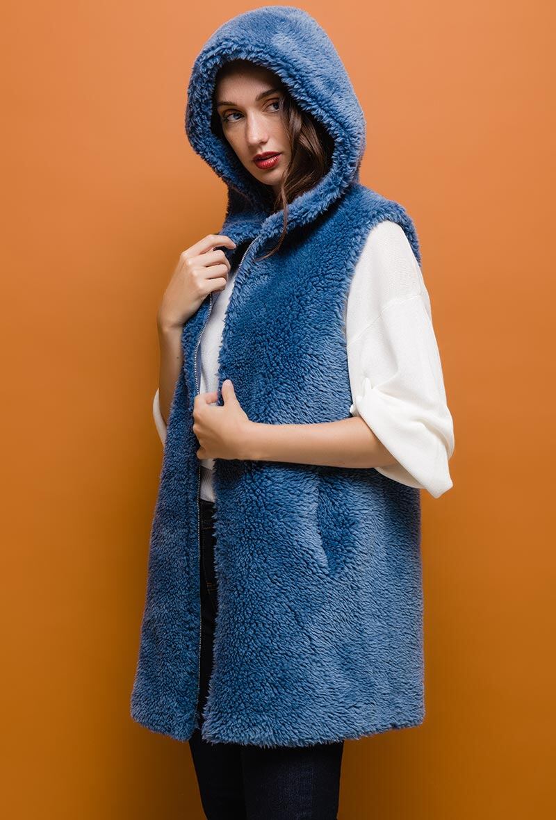 Wholesaler Angelique.L - SLEEVELESS FAUX FUR JACKET - REVERSIBLE