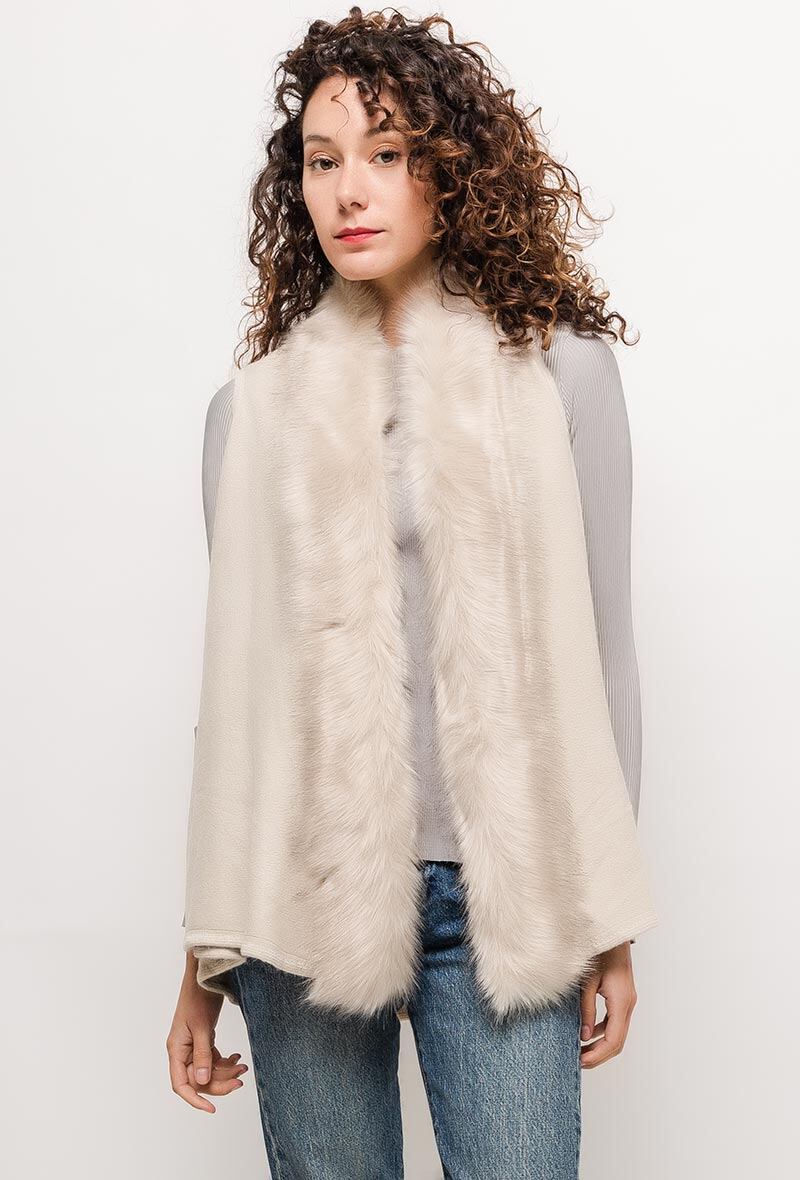 Wholesaler Angelique.L - OPEN VEST WITH FAUX FUR COLLAR