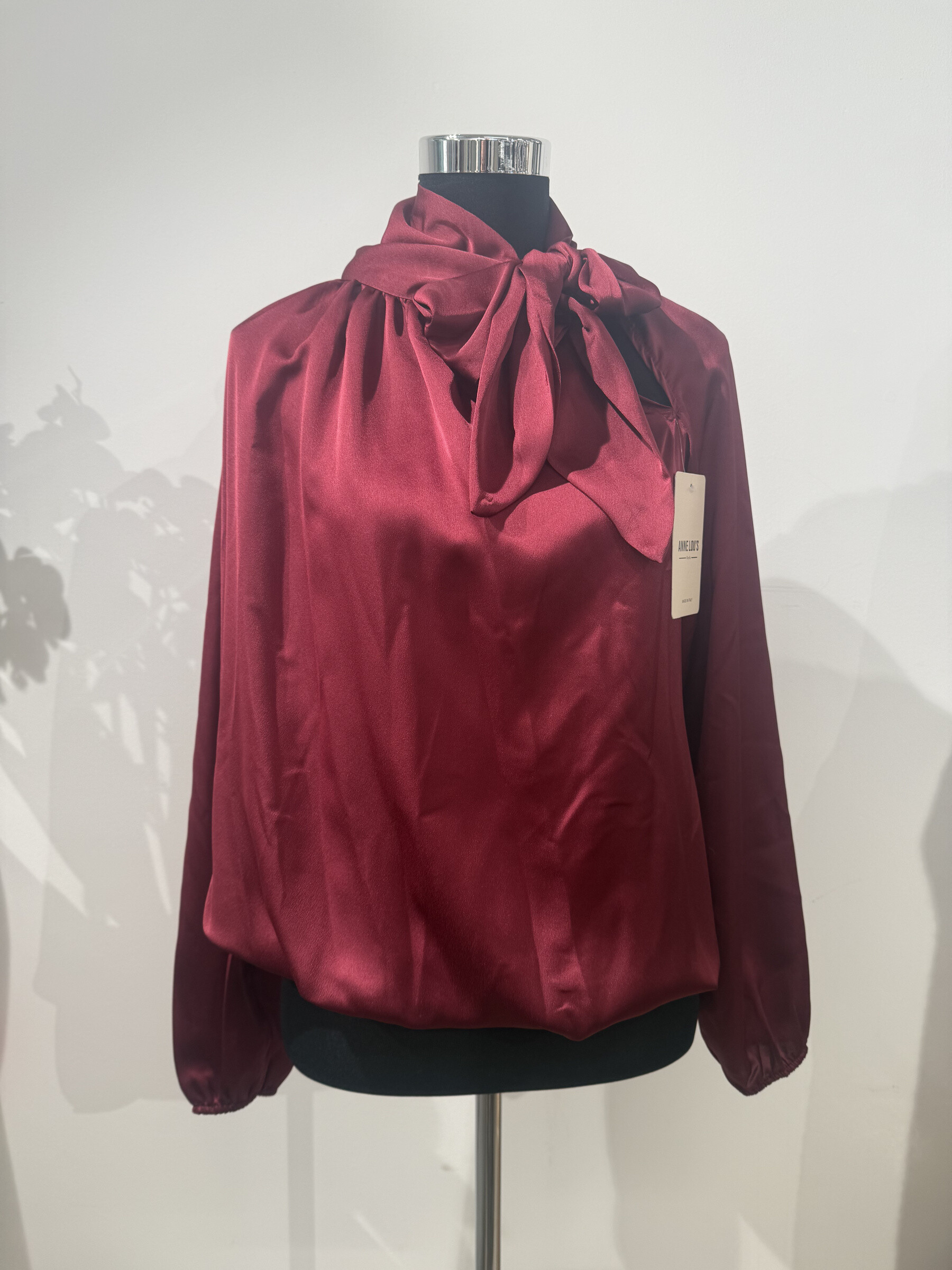 Wholesaler ANNE LOU'S - Satin shirt with bow