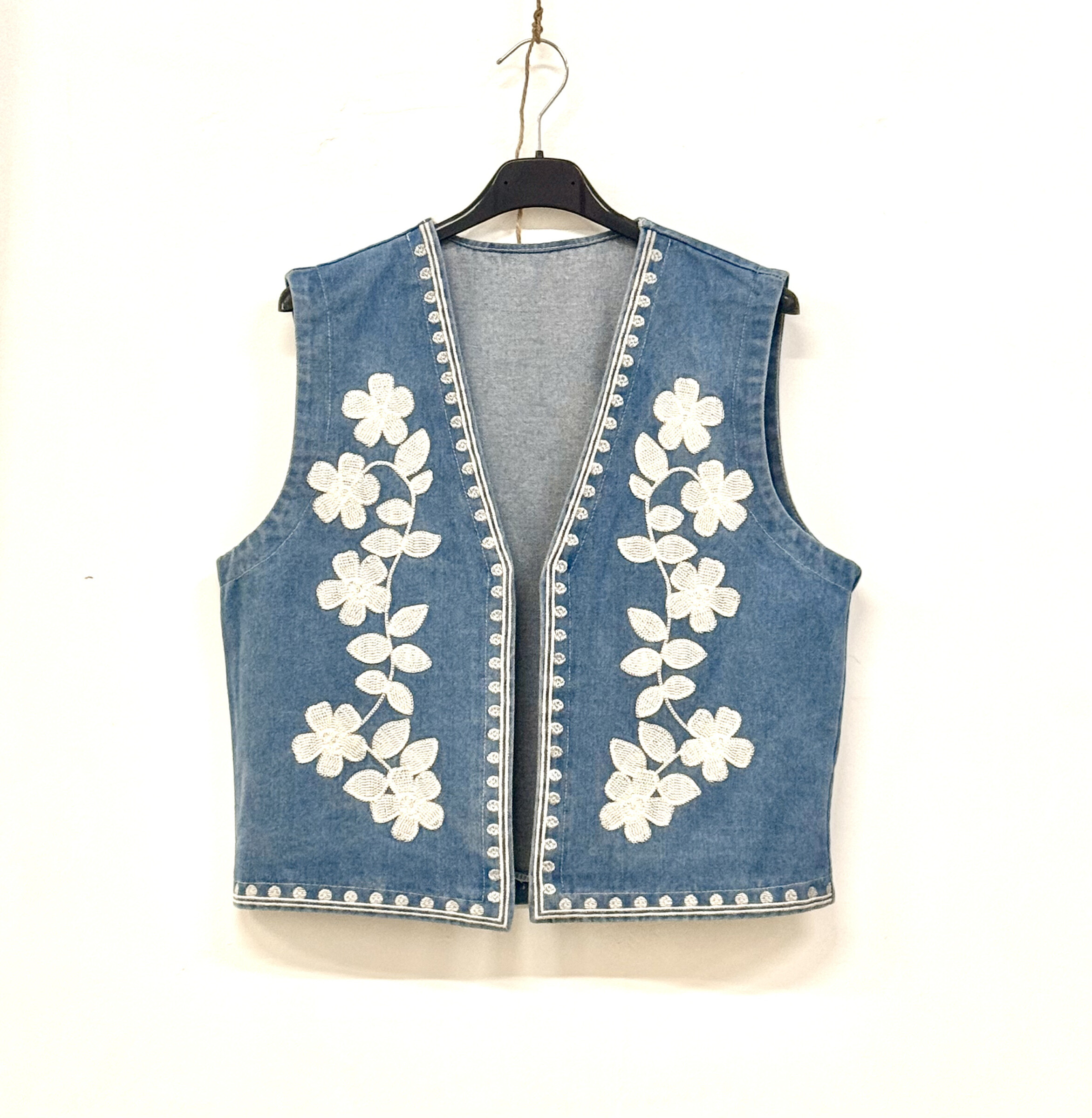 Wholesaler ANNE LOU'S - Embroidered vest