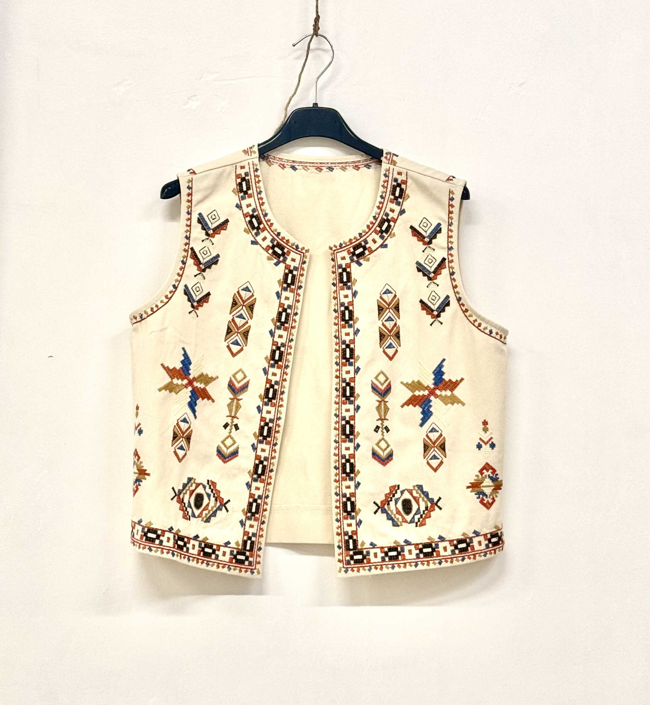 Wholesaler ANNE LOU'S - Embroidered vest