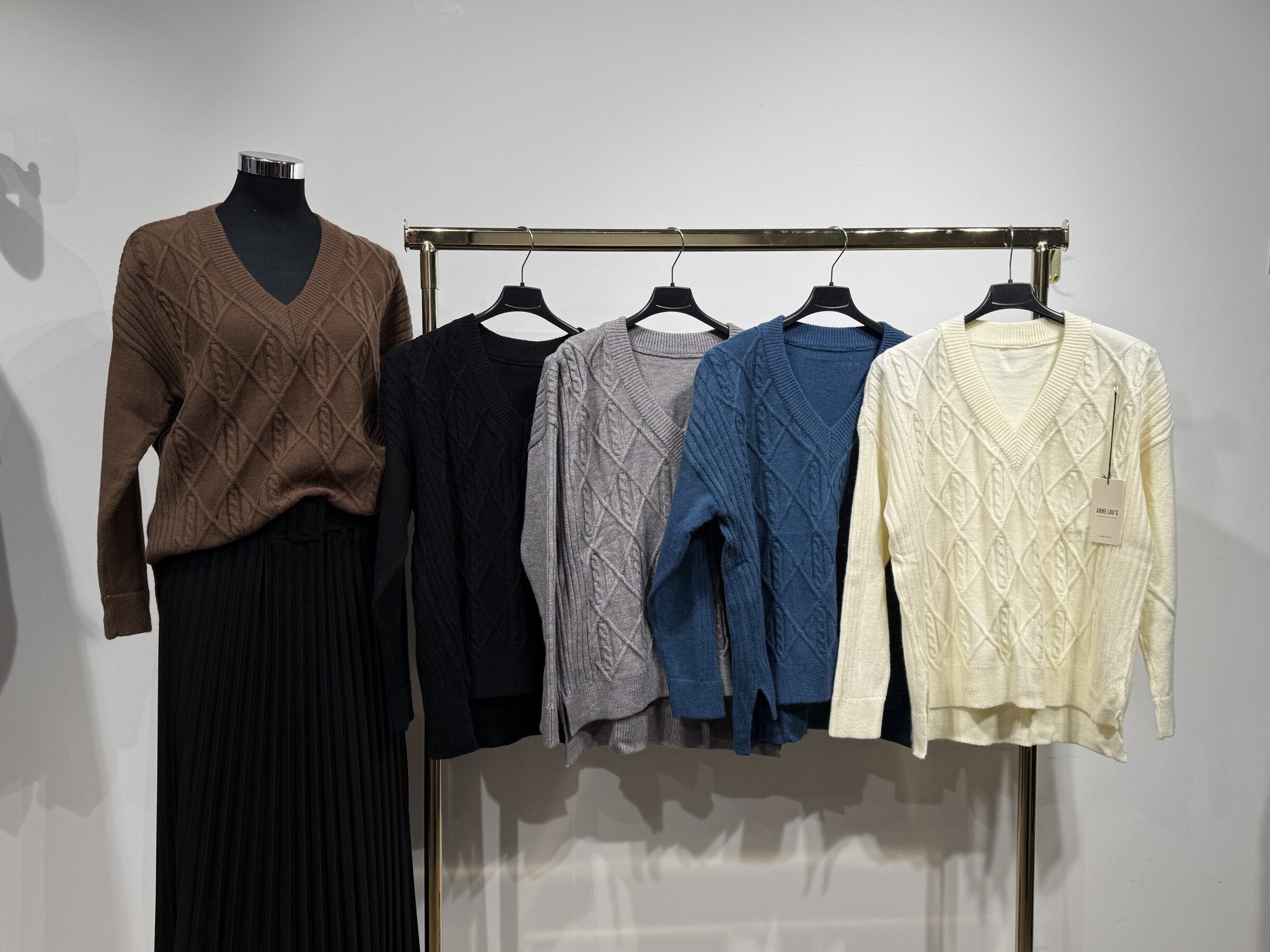 Wholesaler ANNE LOU'S - V-neck sweater