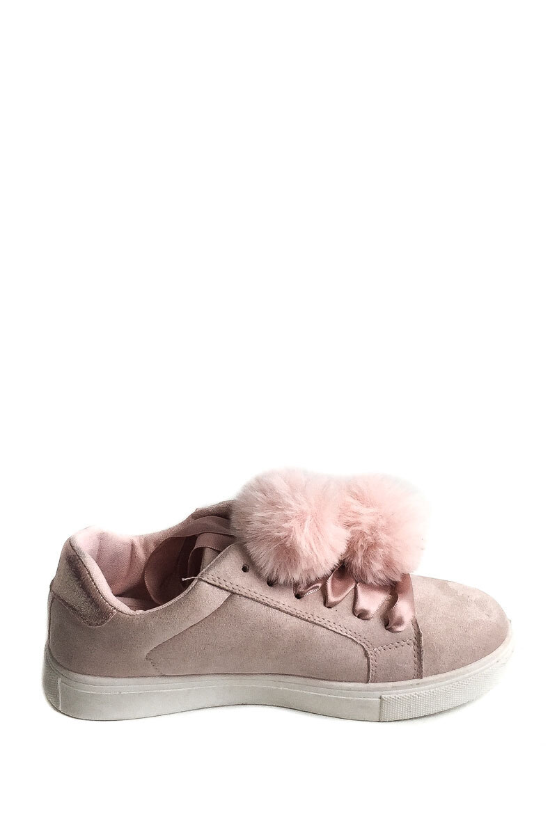 Wholesaler Anoushka (Shoes) - Bskets avec pompons.
Semelle intérieure en textile.