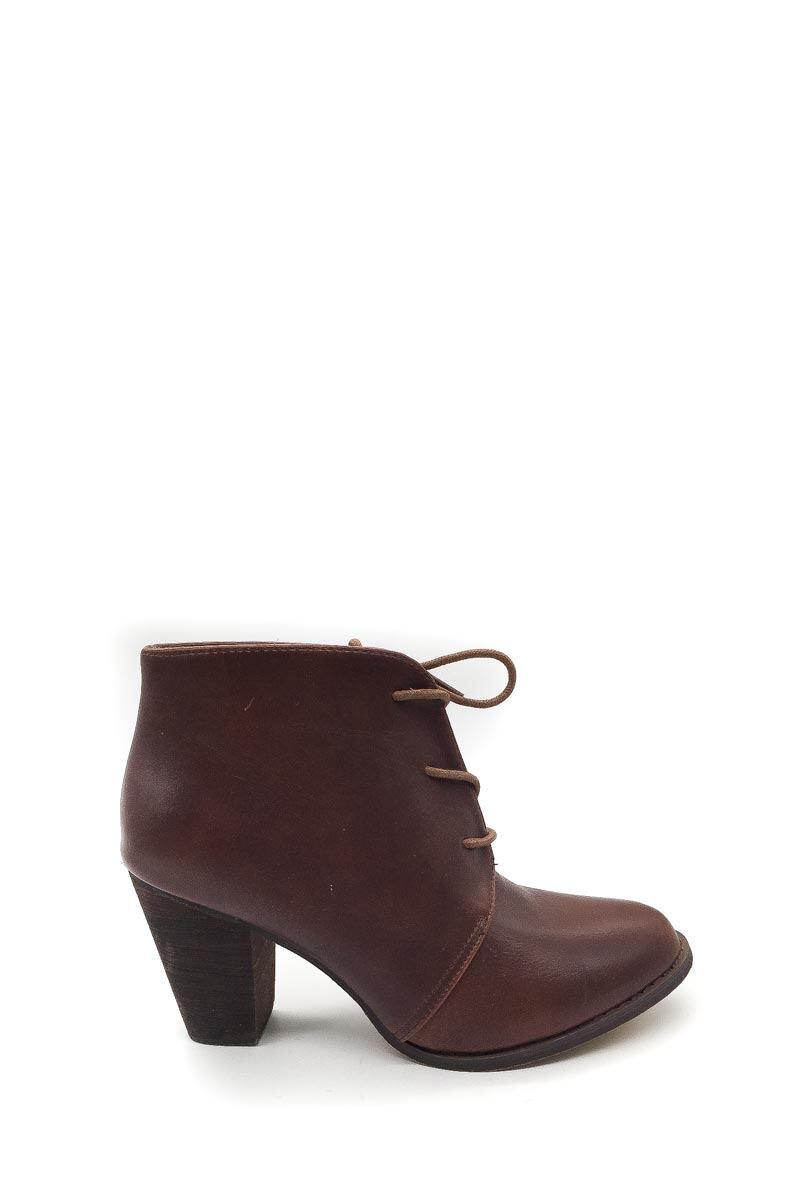 Wholesaler Anoushka (Shoes) - Bottines en simili cuir avec un talon de 8cm et lacets.
Semelle intérieure en cuir