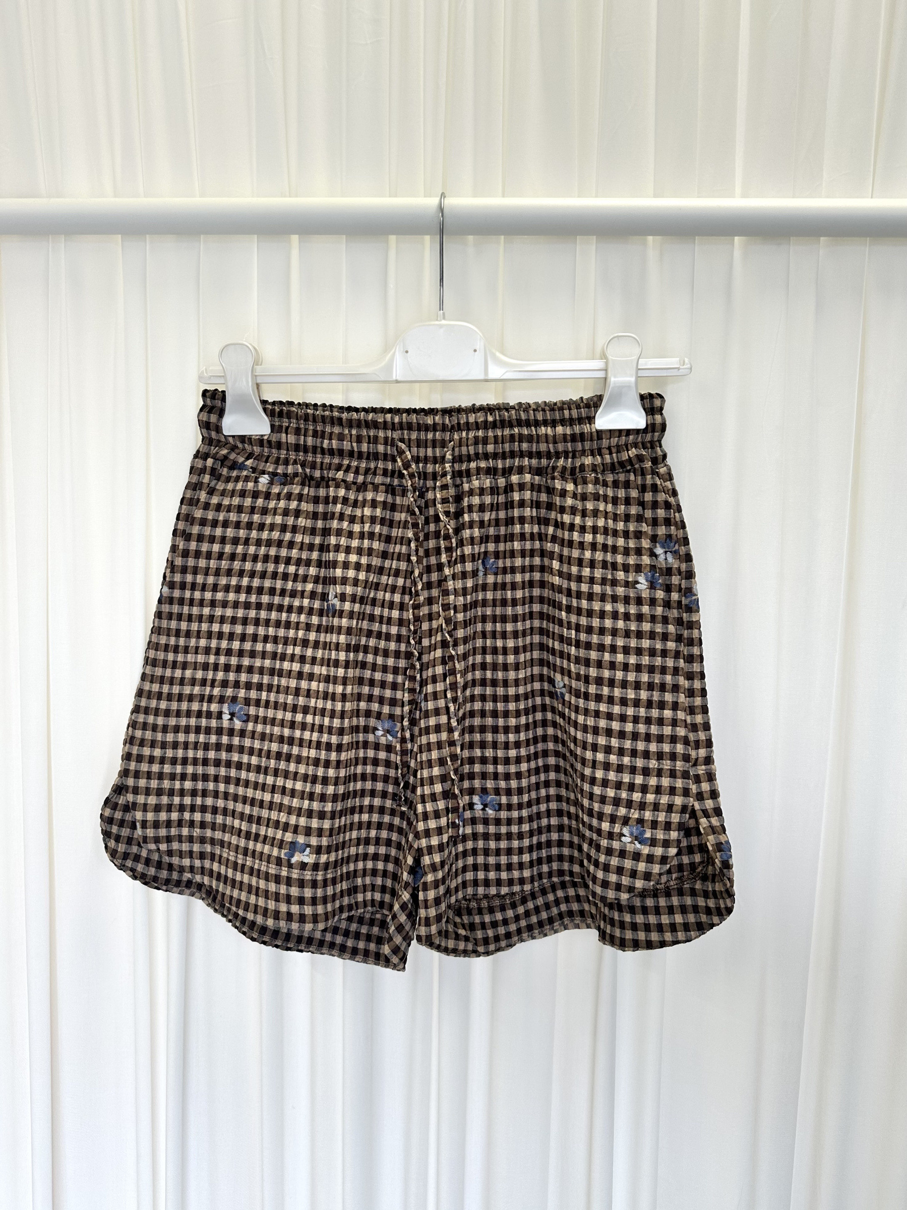 Wholesaler ARITA - Plaid shorts with embroidered design