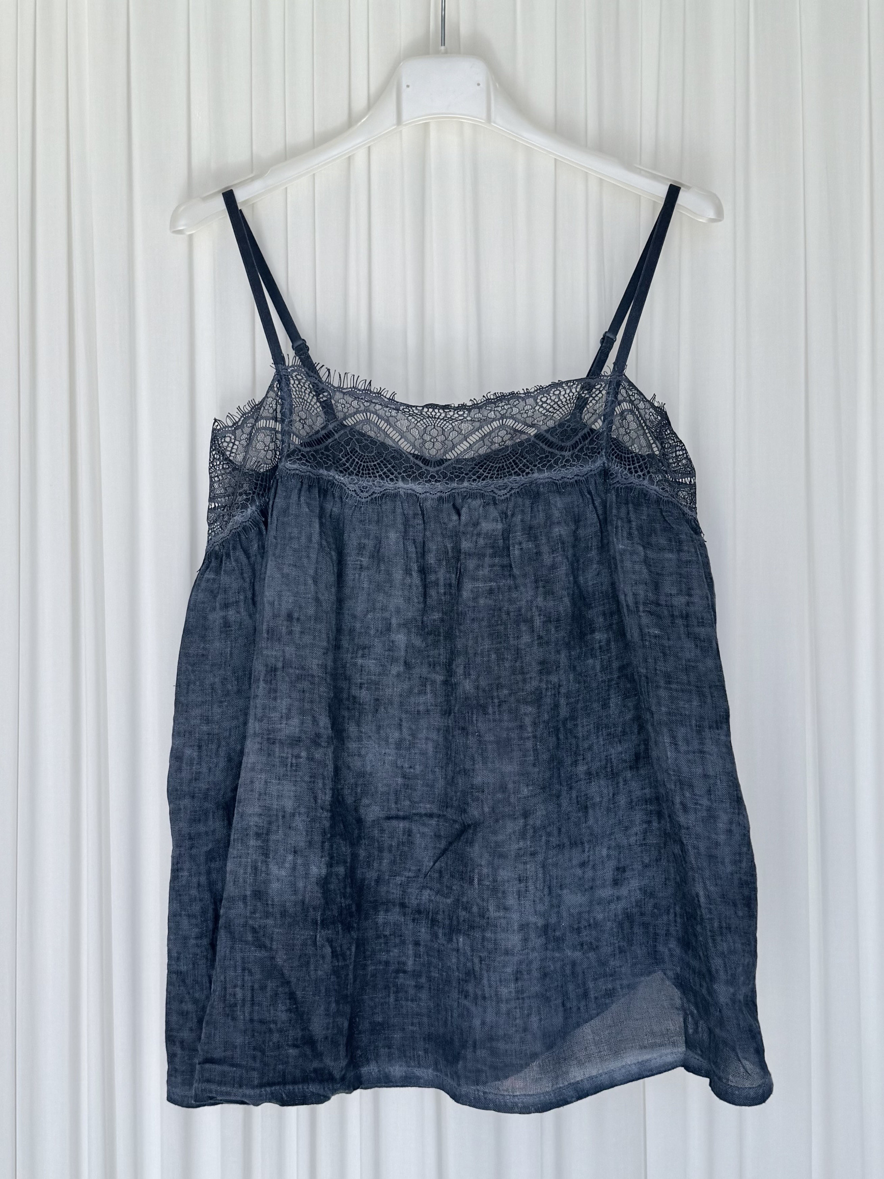 Wholesaler ARITA - Sleeveless linen top with lace detail