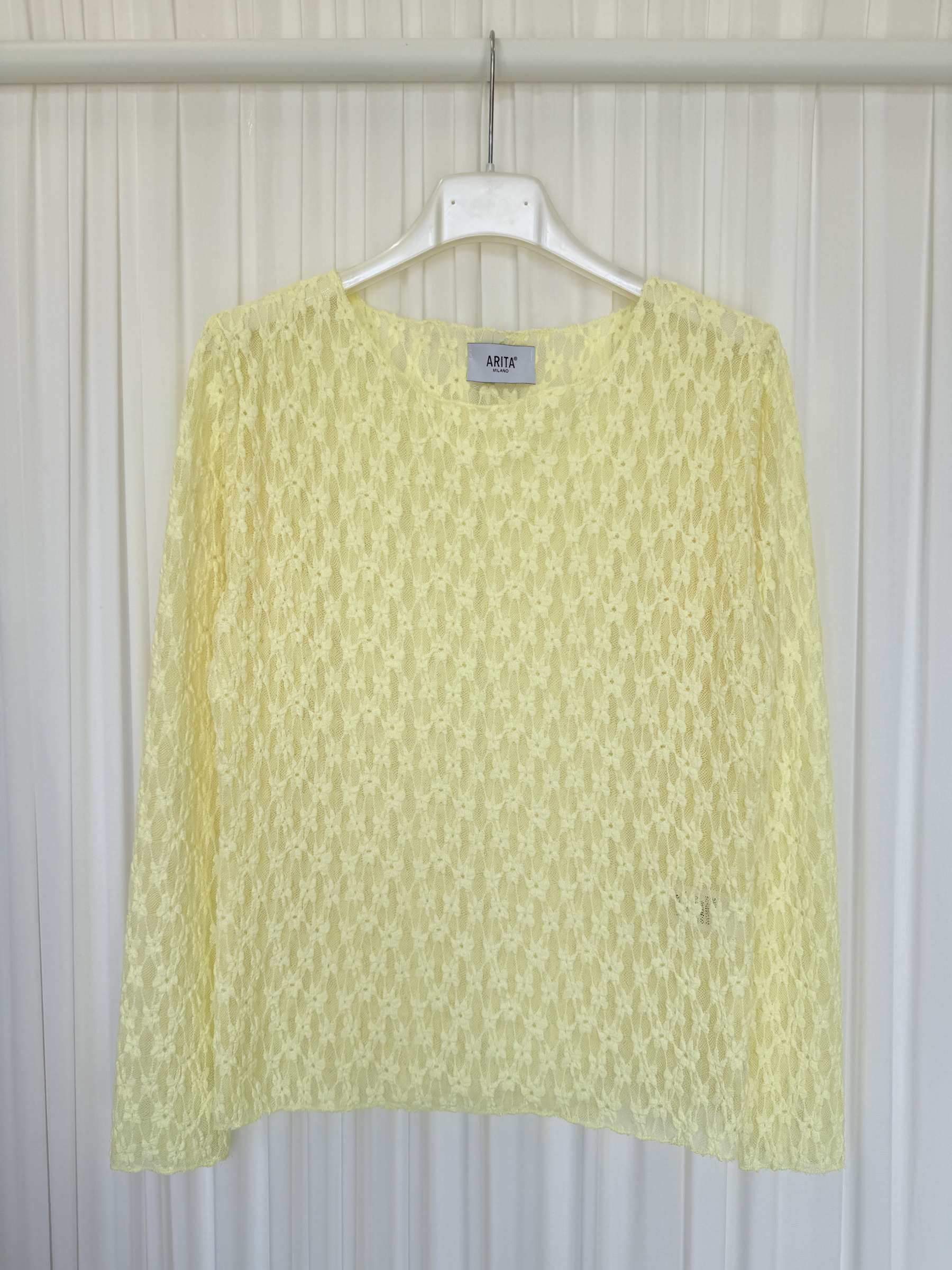 Wholesaler ARITA - Semi-sheer lace top