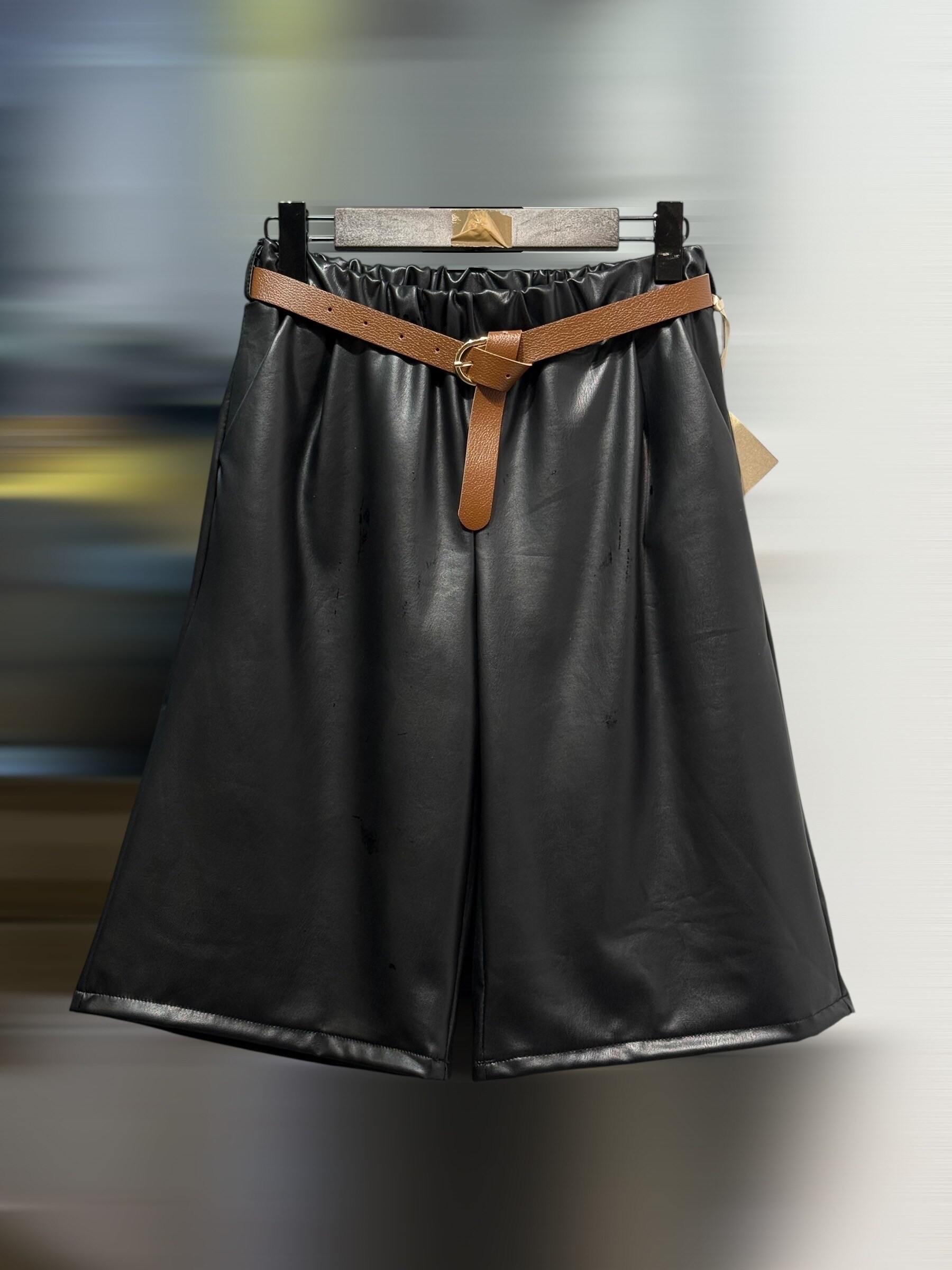 Wholesaler AROMA - PU Bermuda shorts