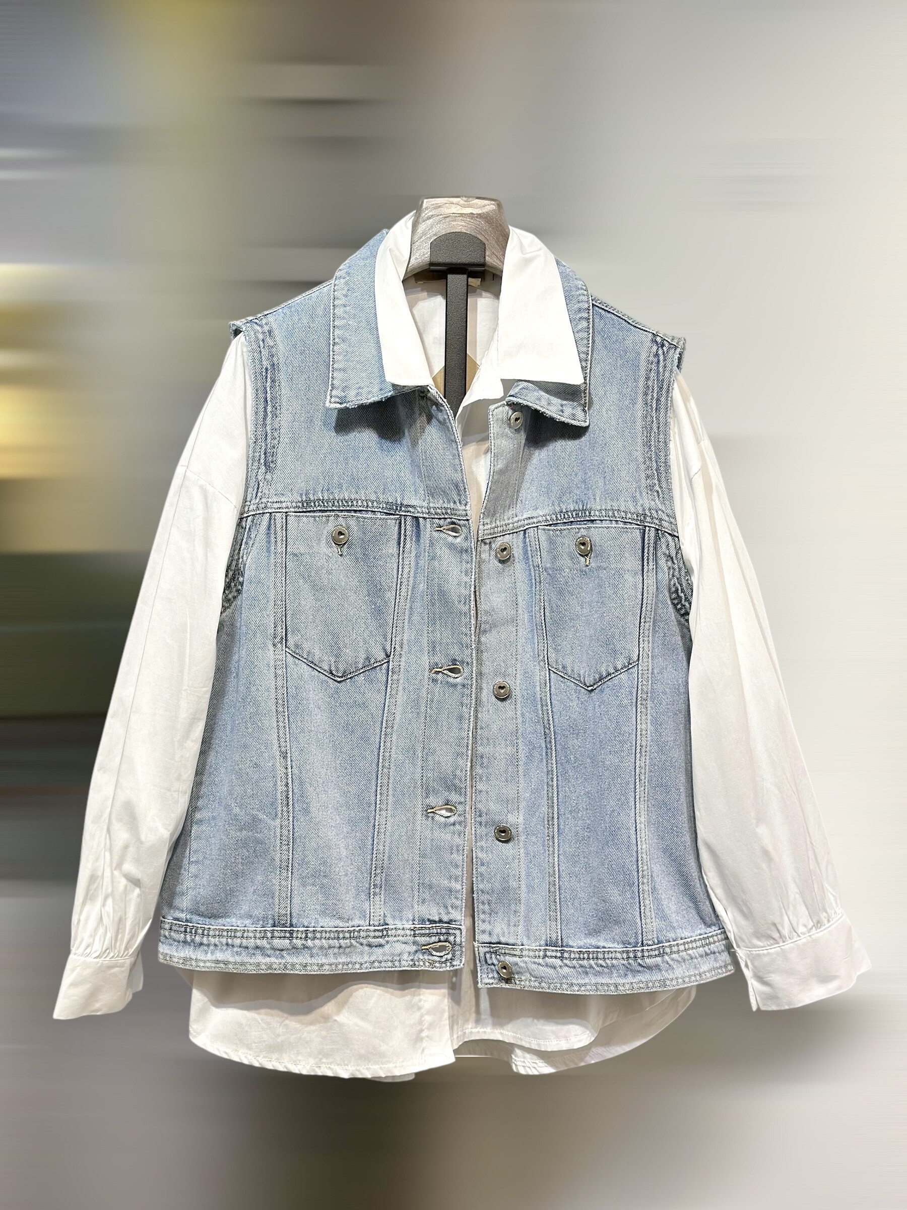 Grossiste AROMA - veste jeans sans manche