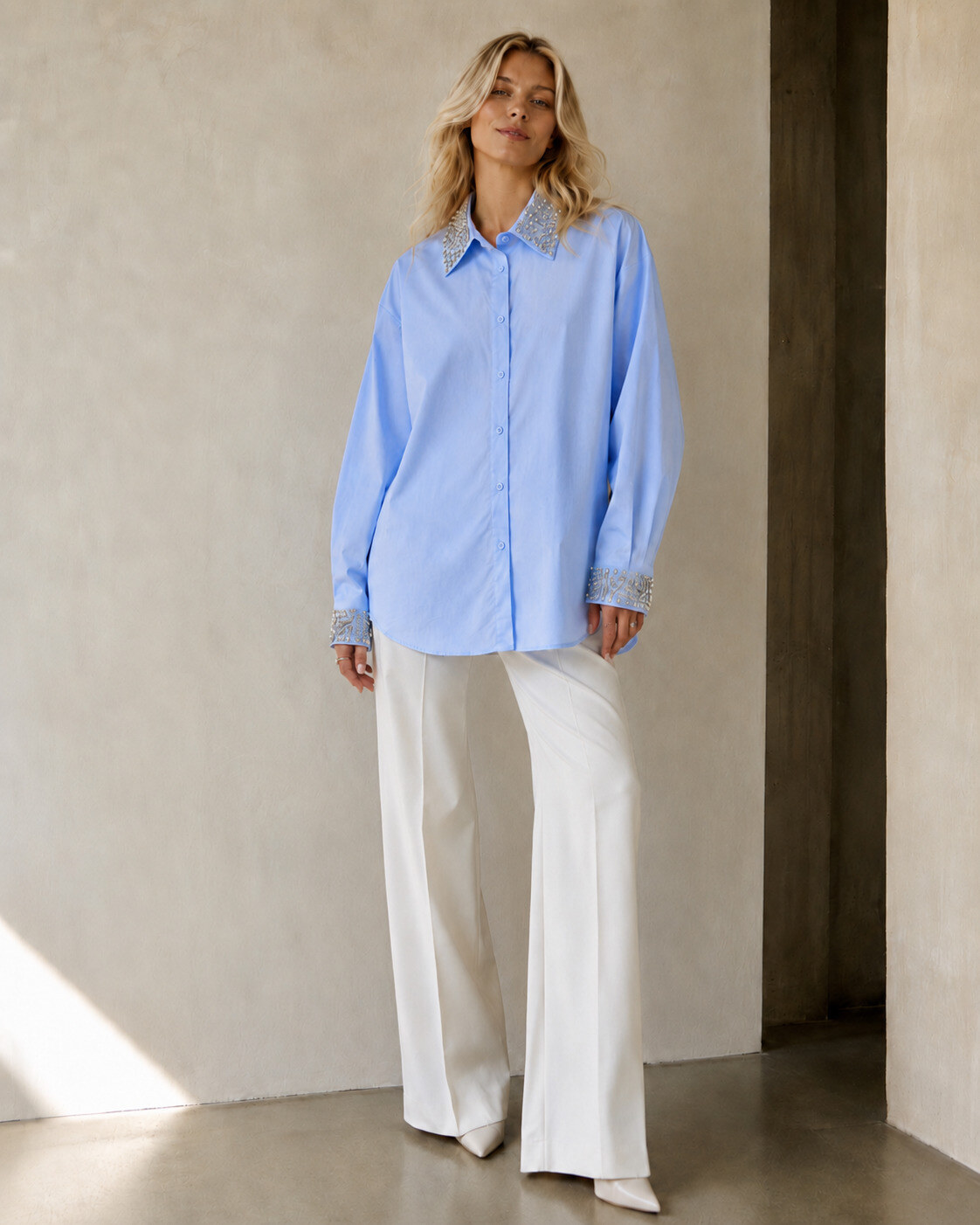Grossiste Artflow - Chemise oversize à col et poignets strassés
