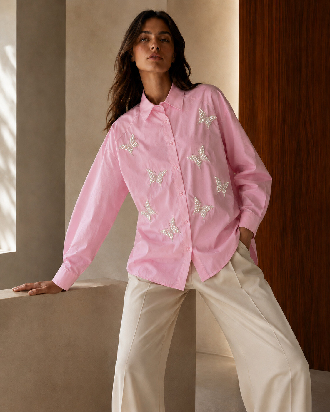 Grossiste Artflow - Chemise oversize à papillons appliqués