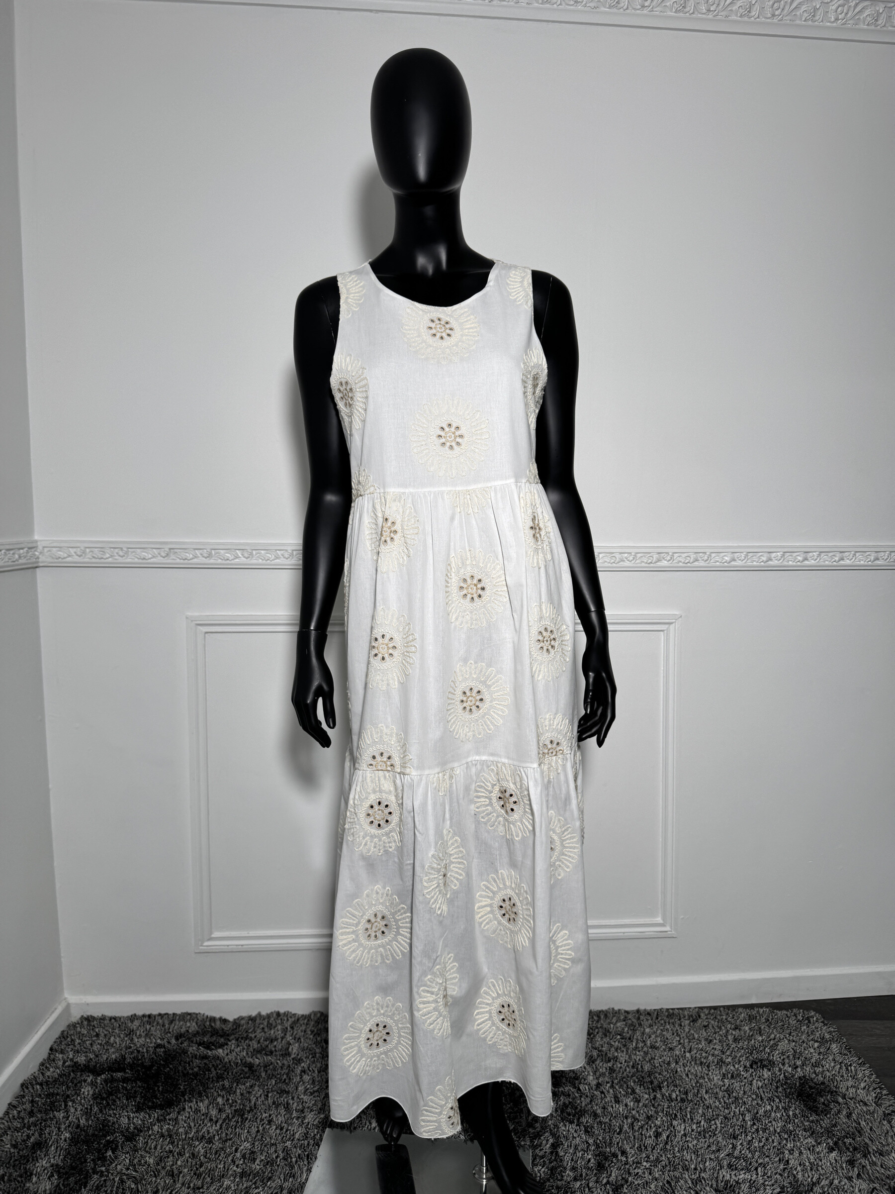 Wholesaler Artflow - Long bohemian dress in 100% cotton - Round neck and button closing on the back