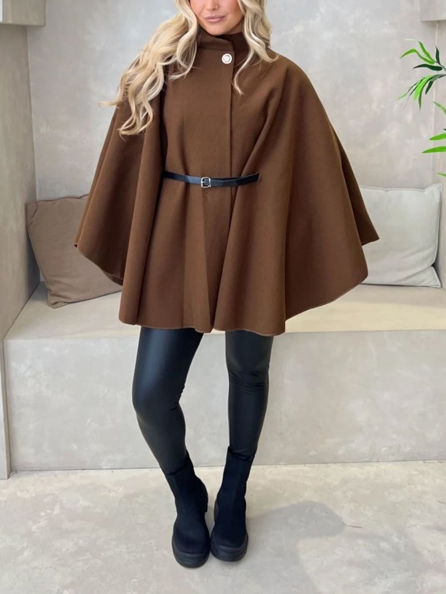 Grossiste ASHECO - Cape classique avec bouton doré et ceinture Grossiste ASHECO - Cape classique avec bouton doré et ceinture